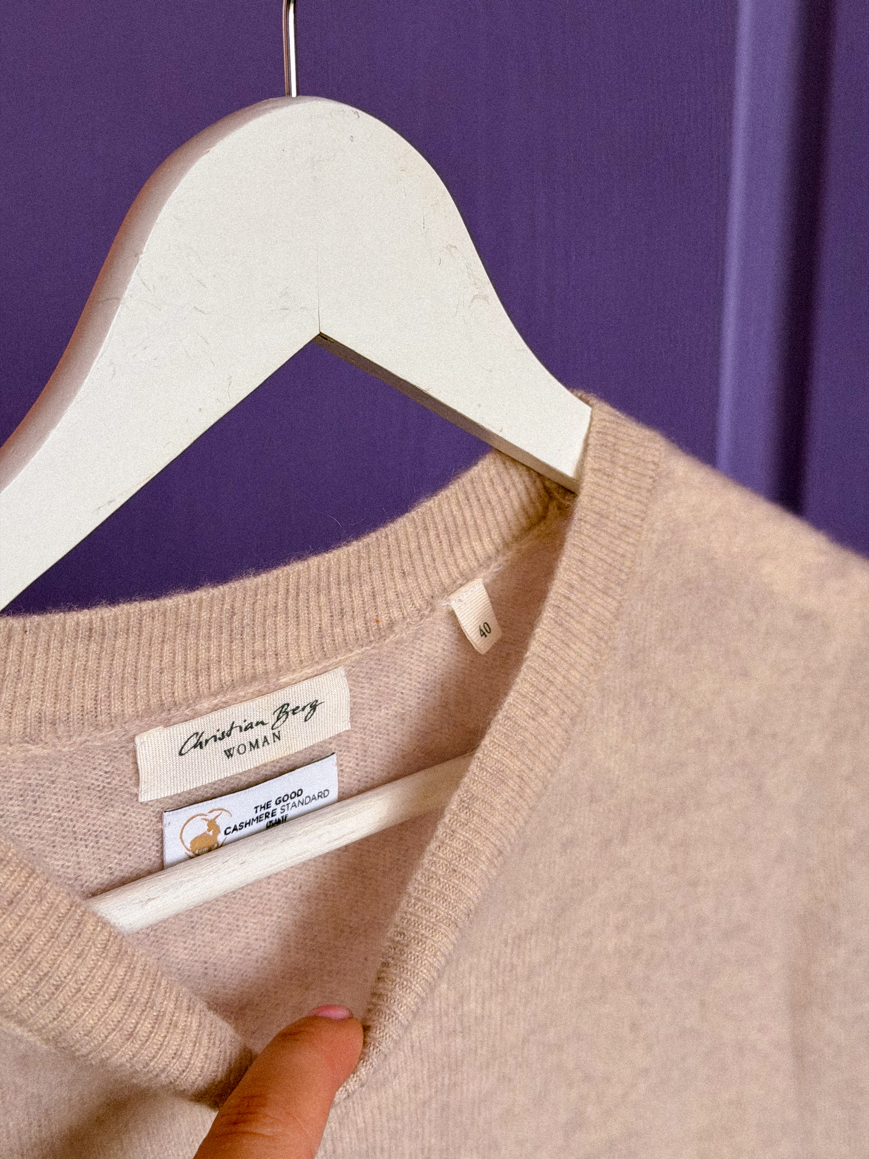 KAŠMYRINIS kreminis megztinis