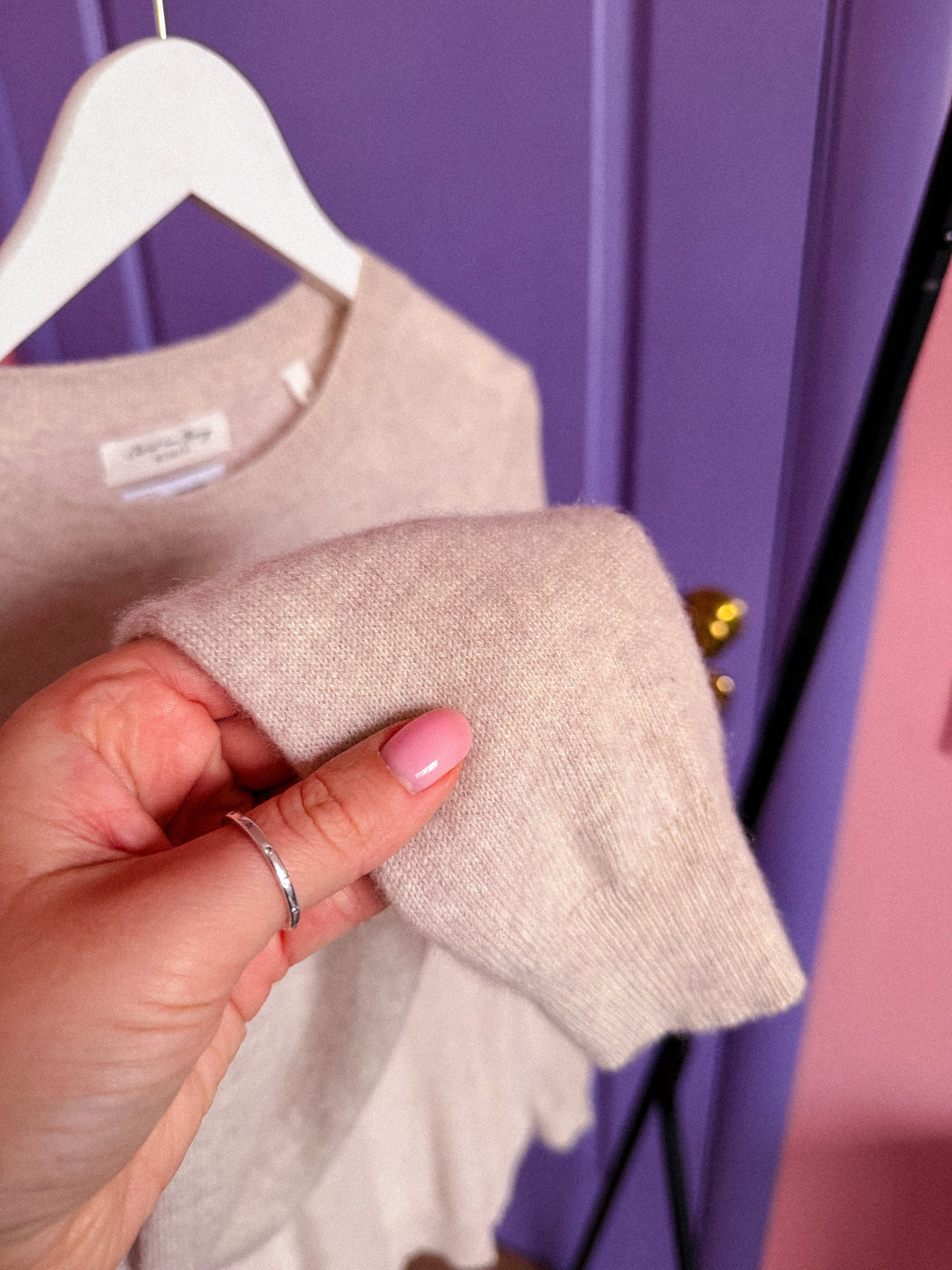 KAŠMYRINIS kreminis megztinis