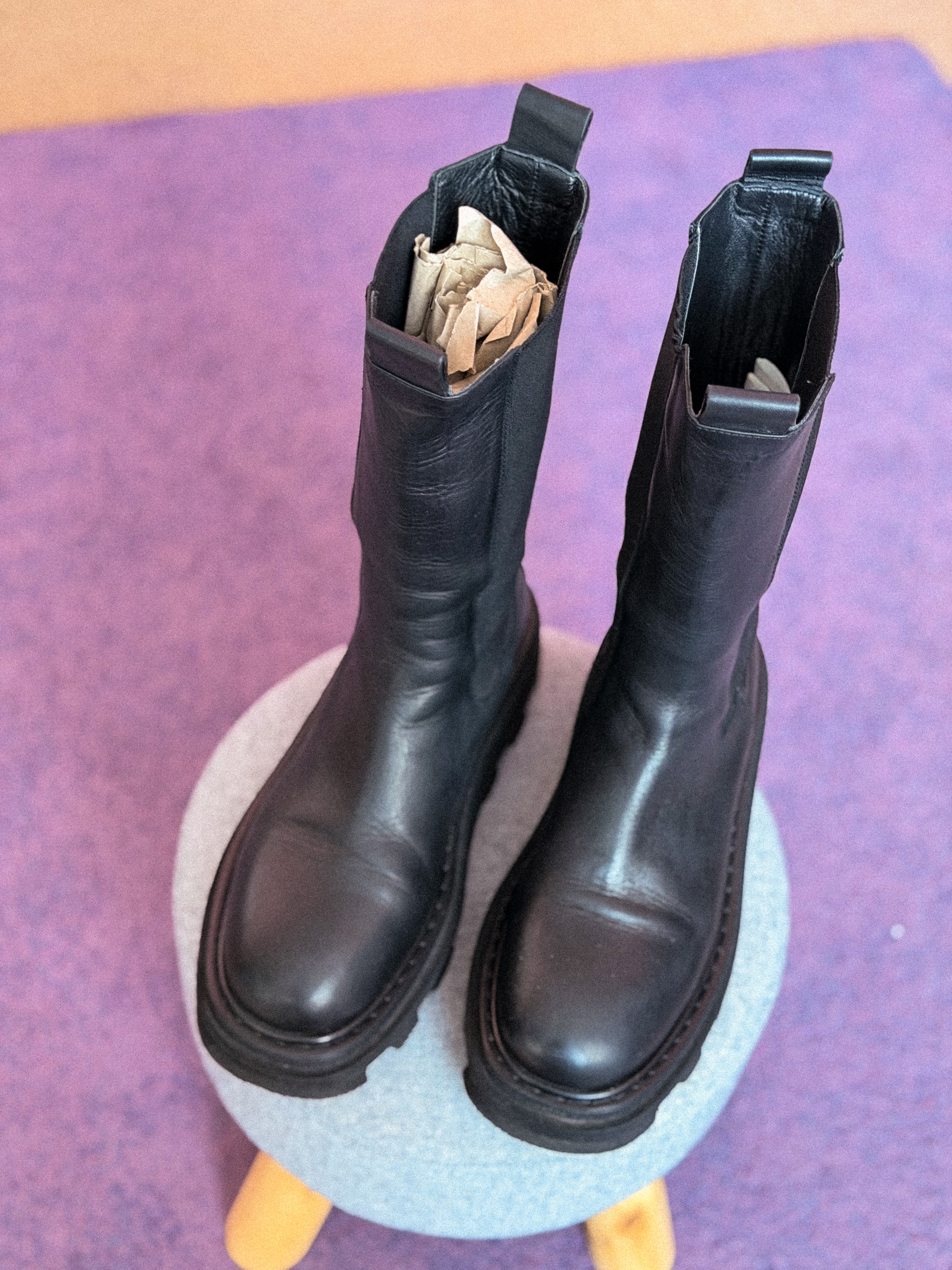 ELENA IACHI masyvūs auliniai