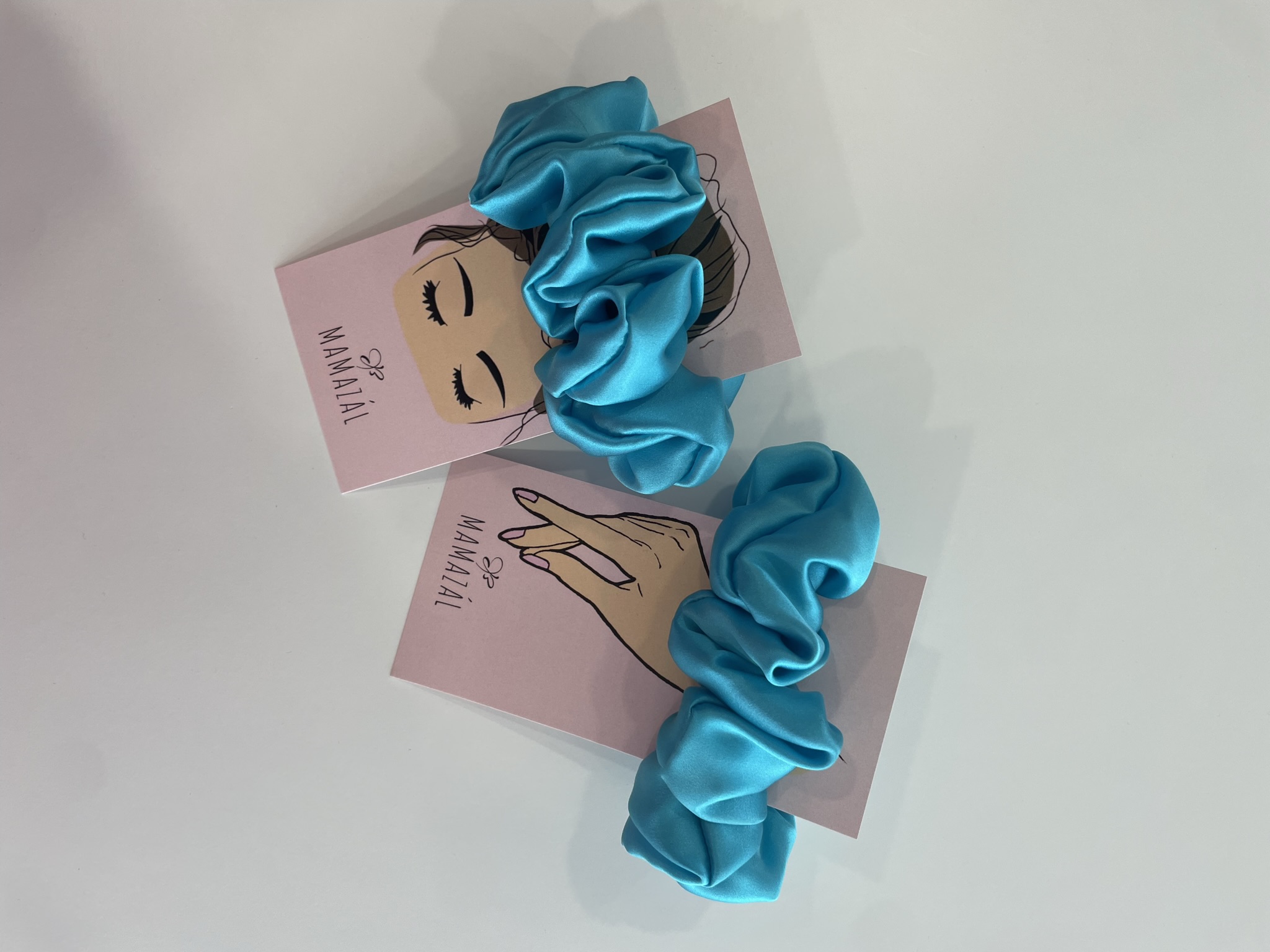 Šilkinė plaukų gumytė "Sky blue”