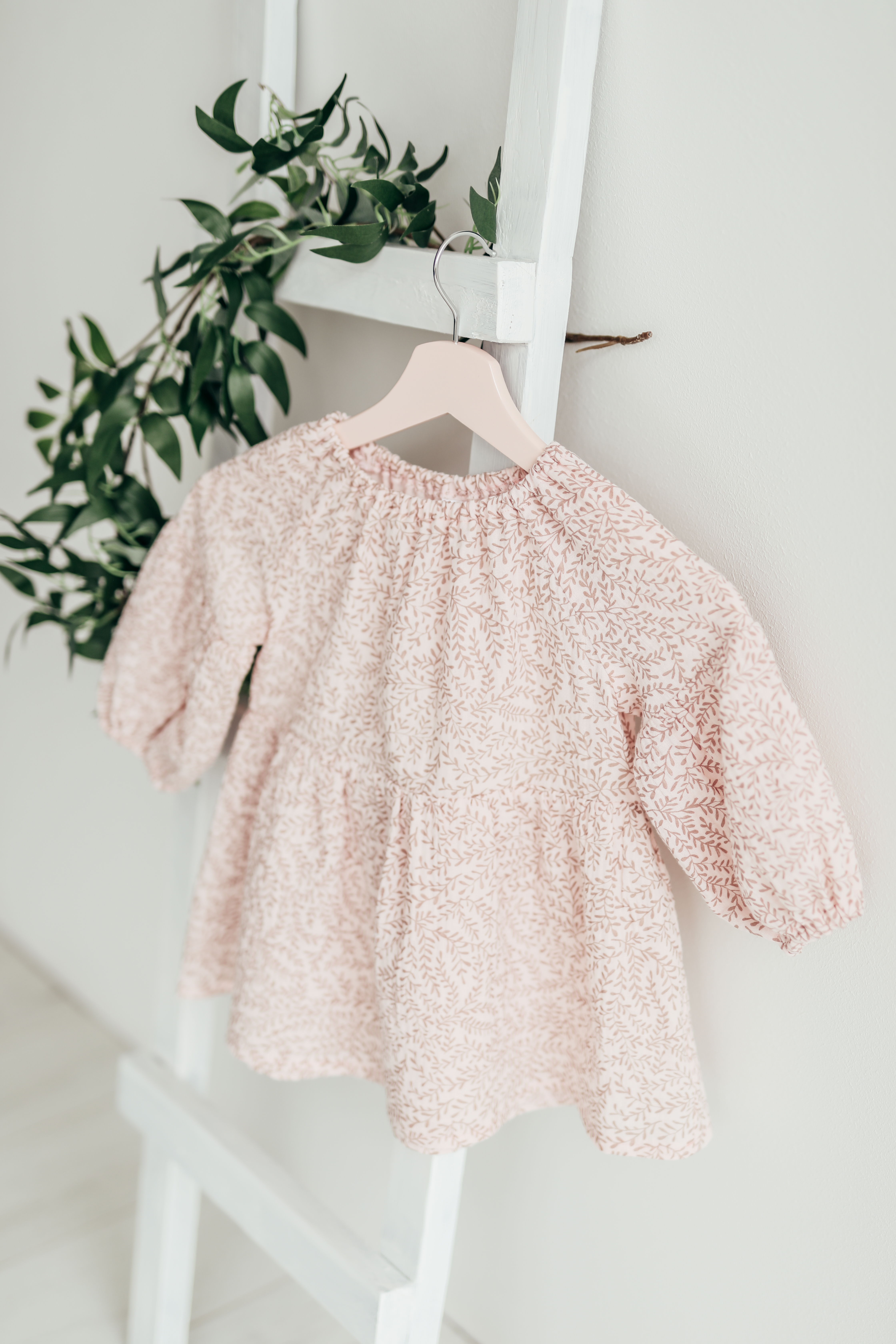 Muslino suknelė "Pink floraly"