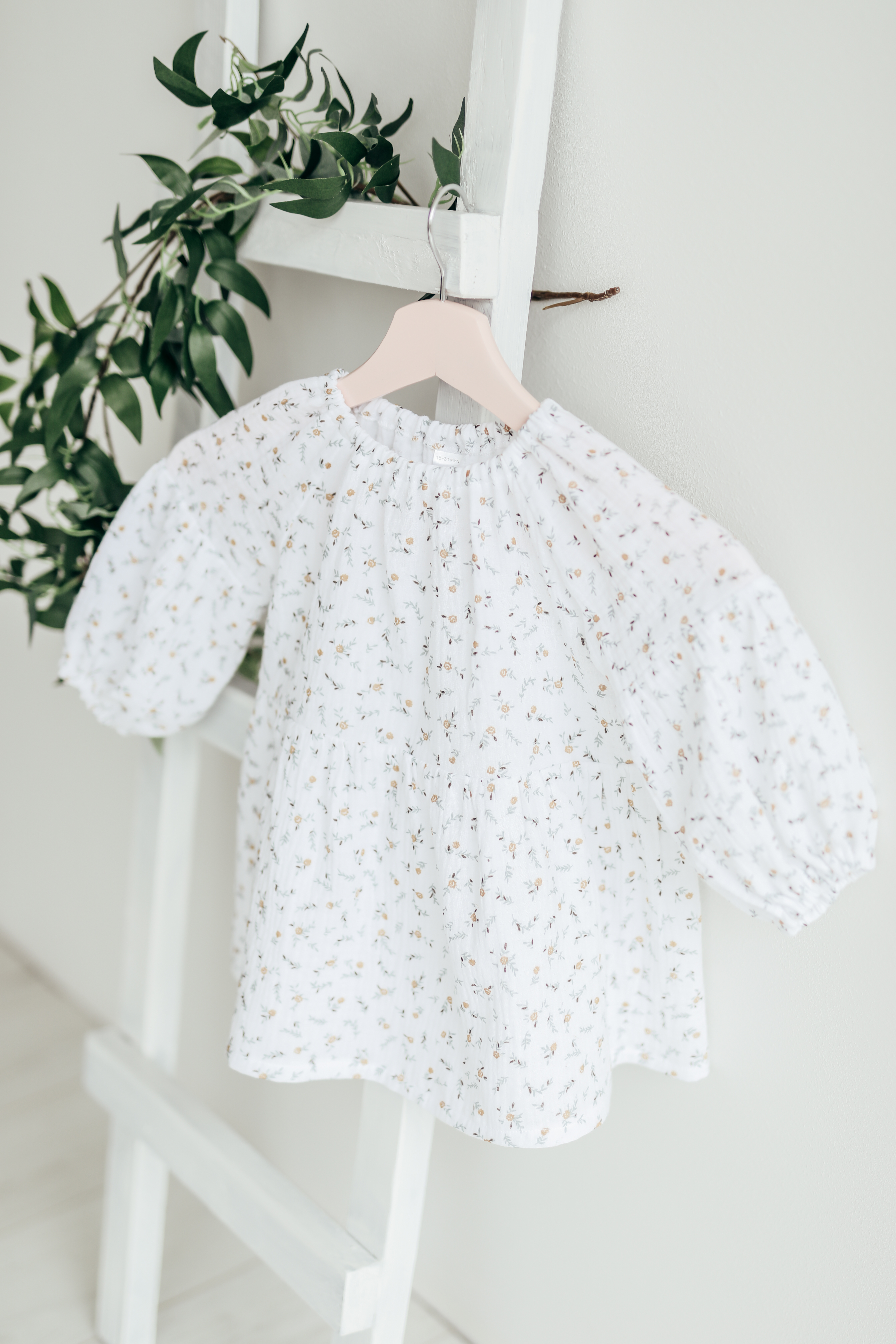 Muslino suknelė "Flowers twigs"