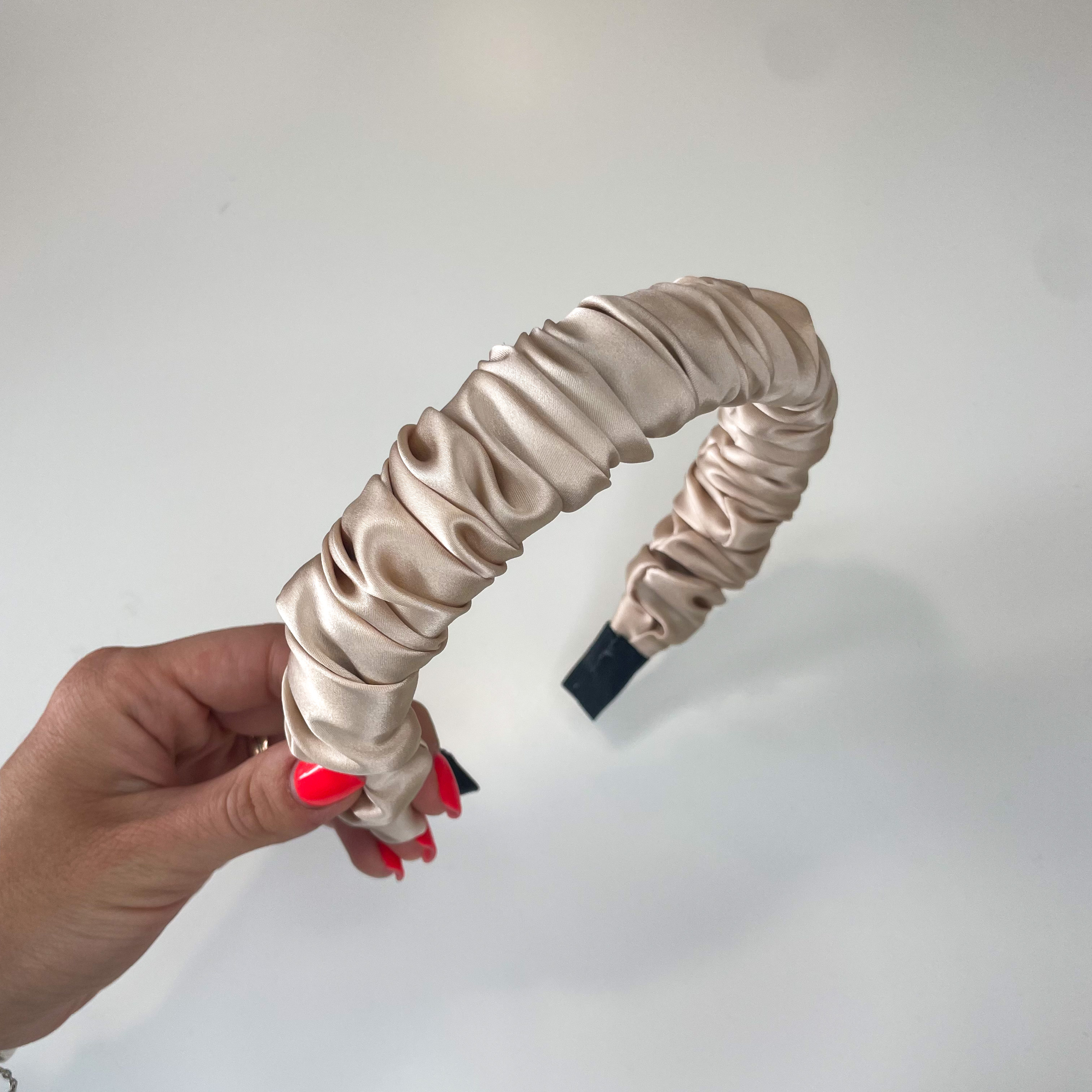 Rauktas plaukų lankelis "Cream"