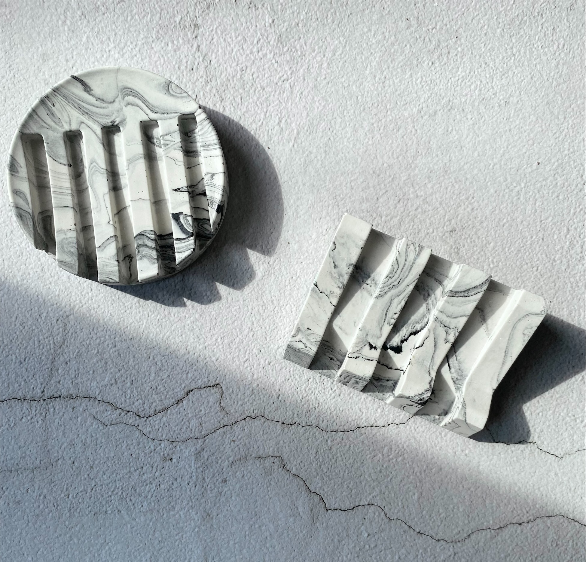 Black & white marble jesmonite soap/shampoo dish