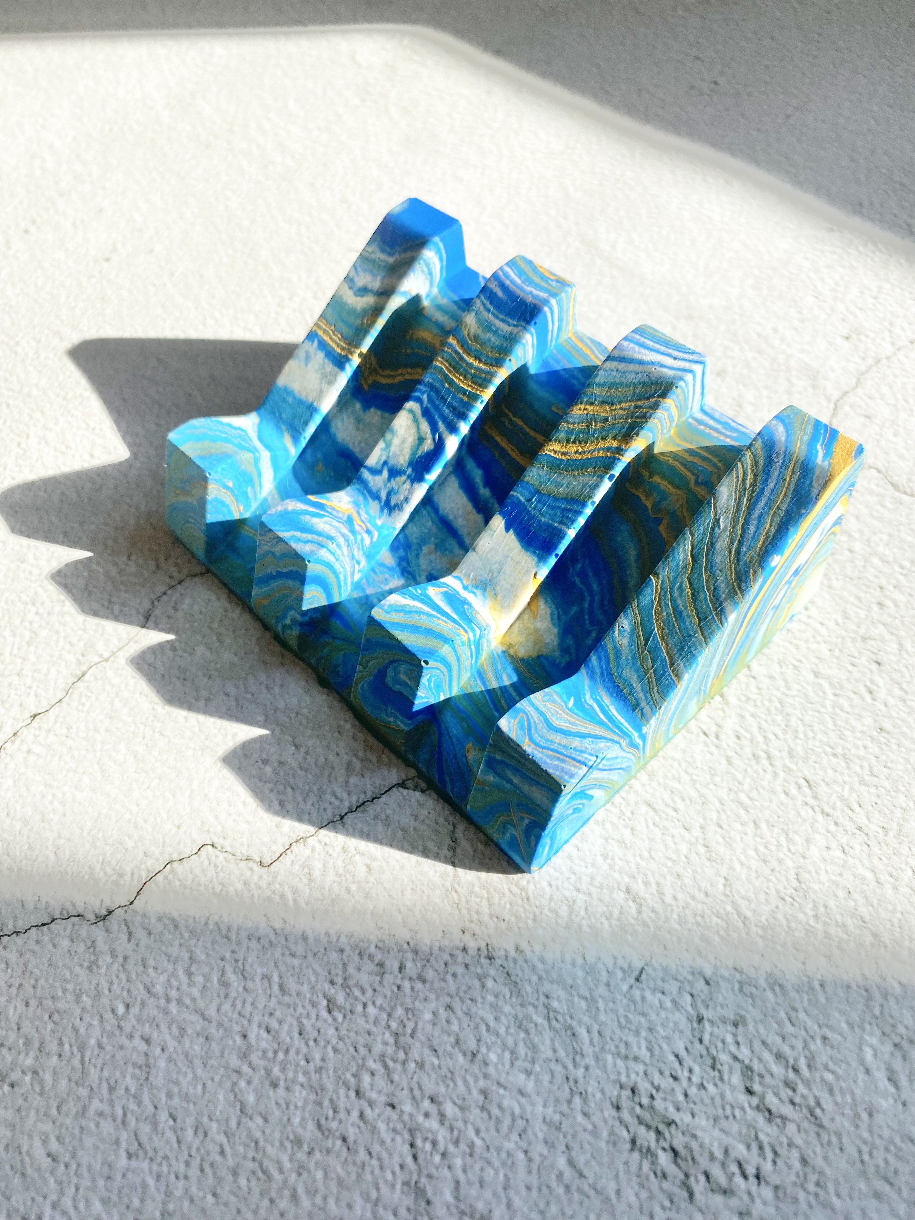 Soap/shampoo dish made of jesmonite blue & yellow 