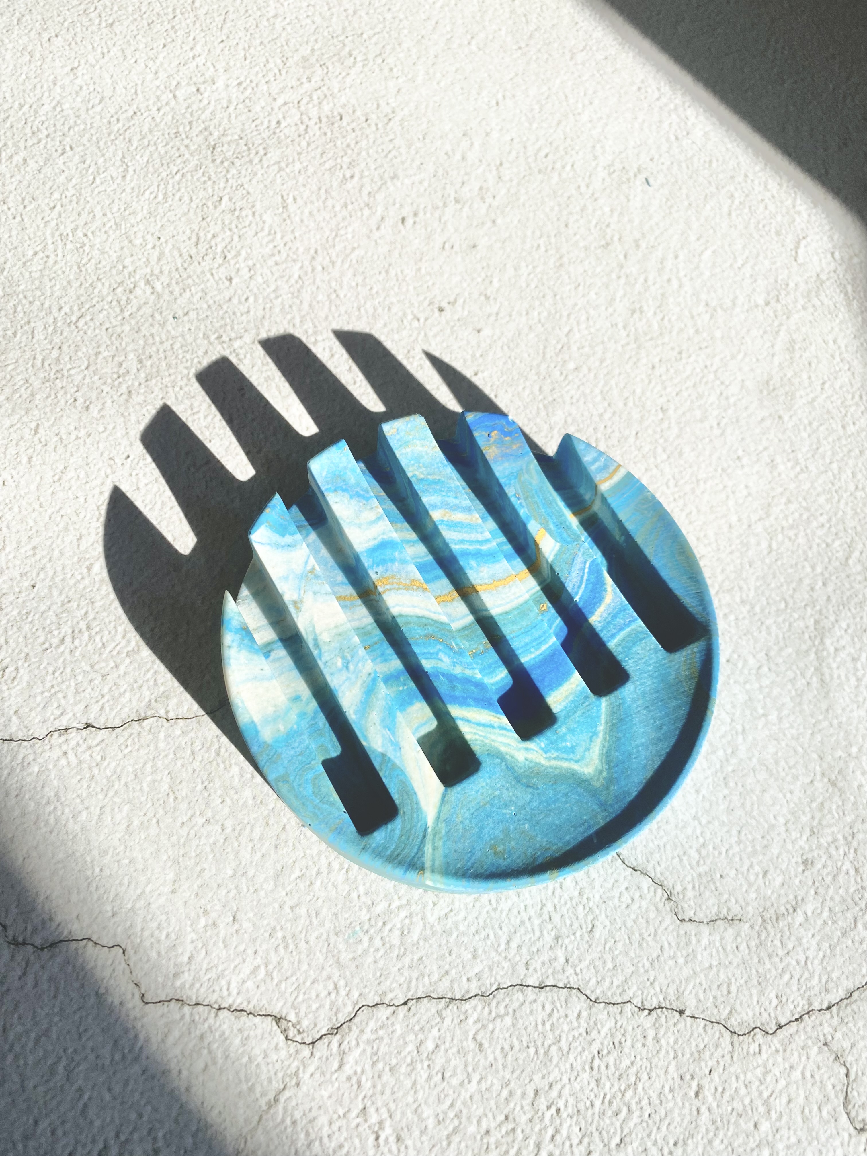 Soap/shampoo dish made of jesmonite blue & yellow 