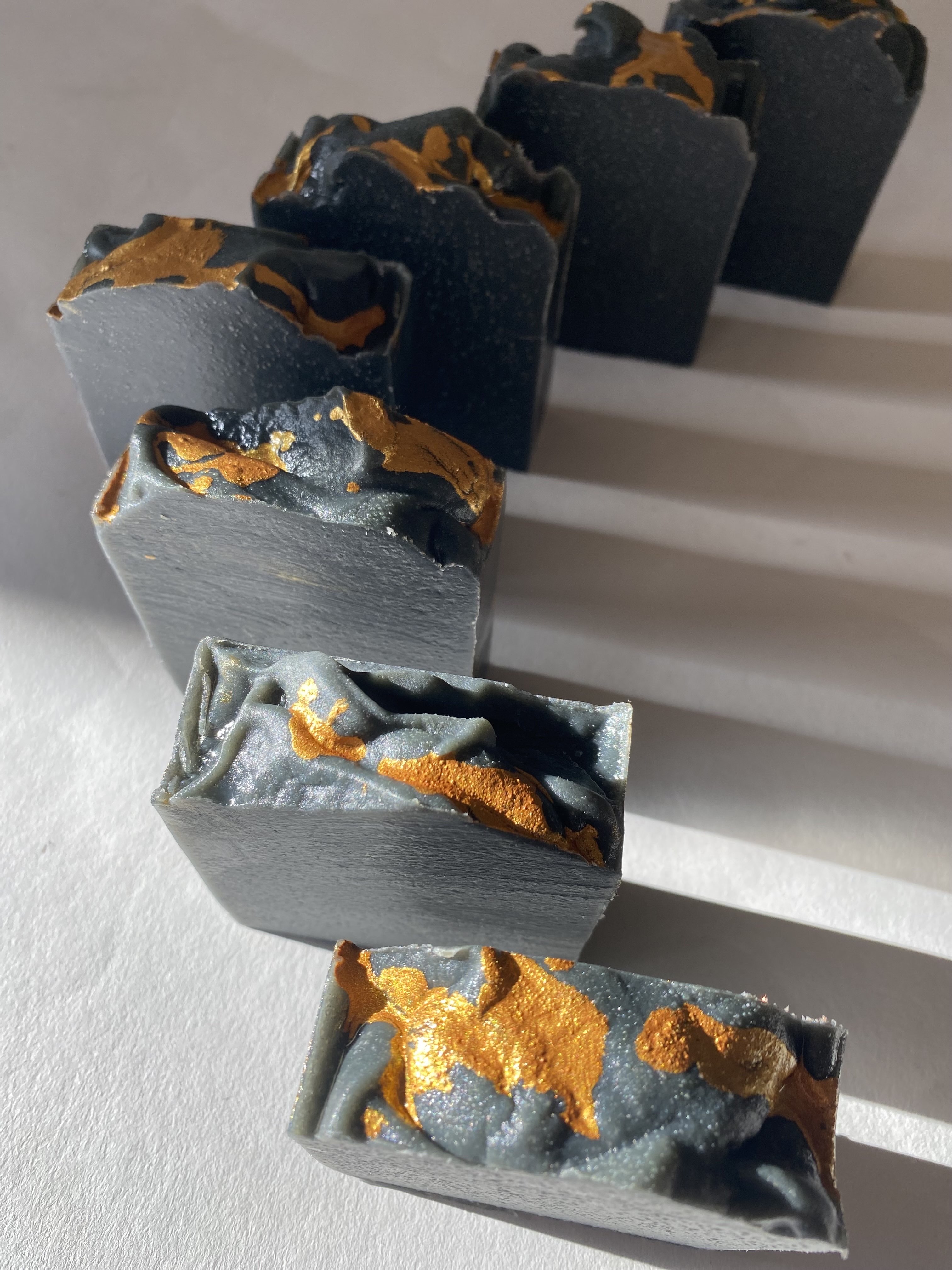 Black Gold moisturising body soap