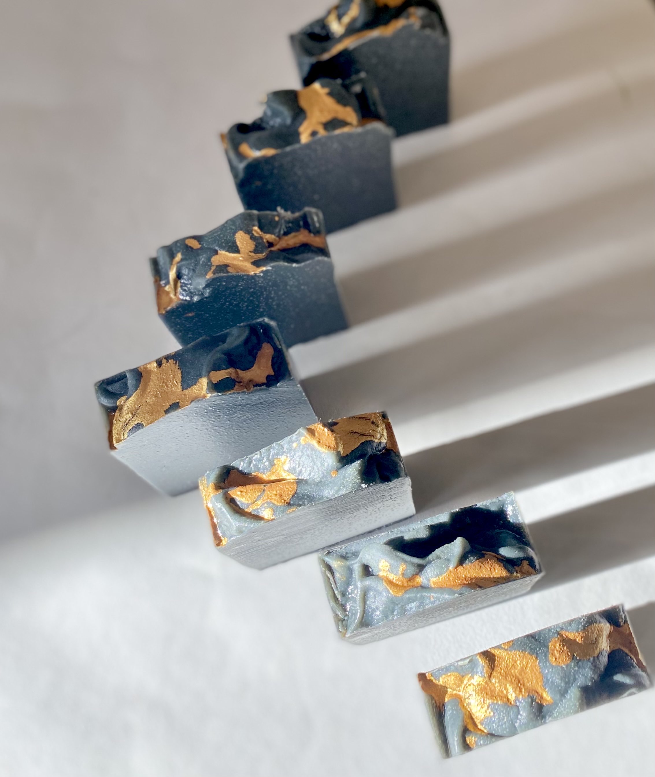 Black Gold moisturising body soap