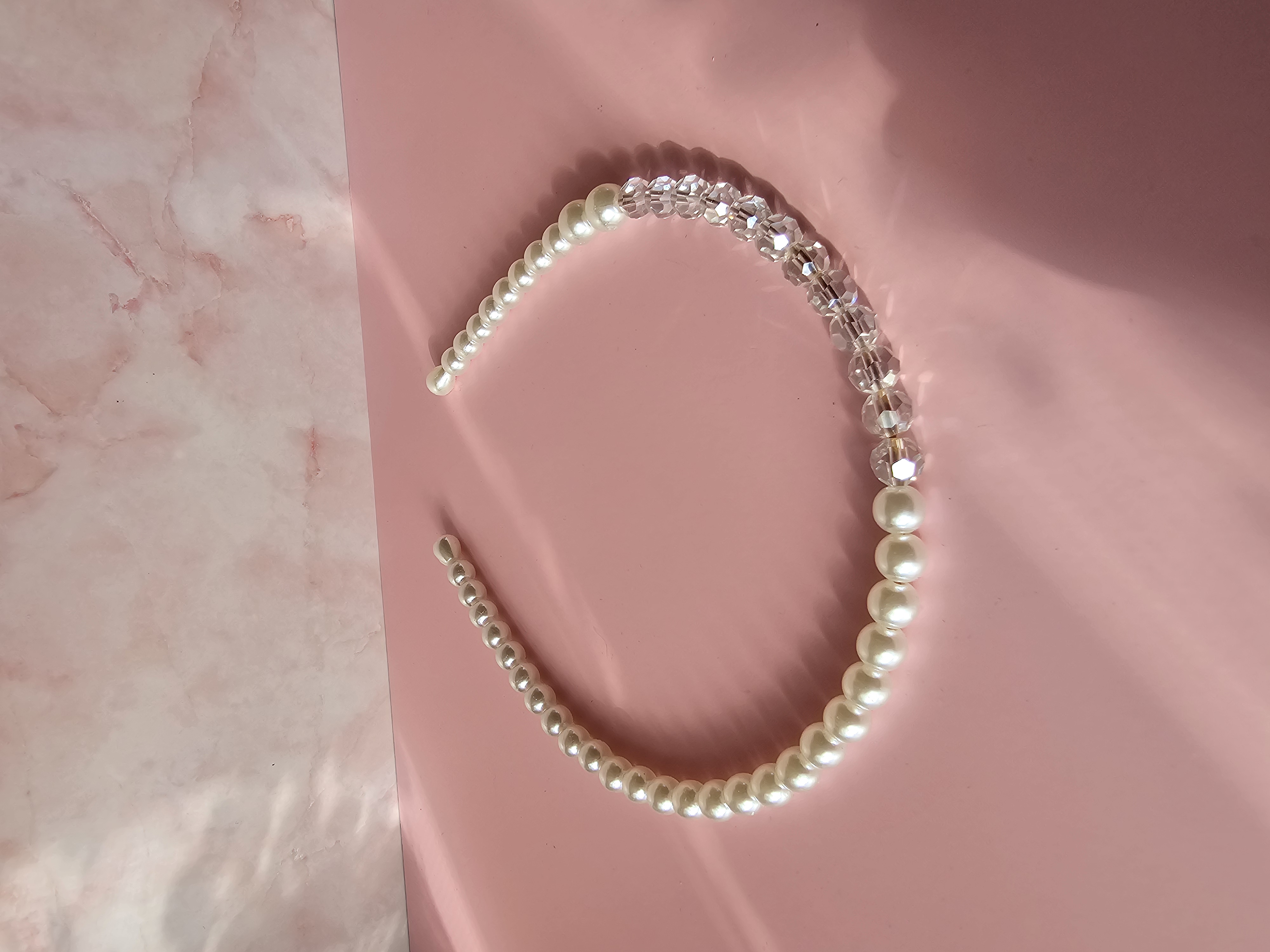 Perlų ir kristalų lankelis