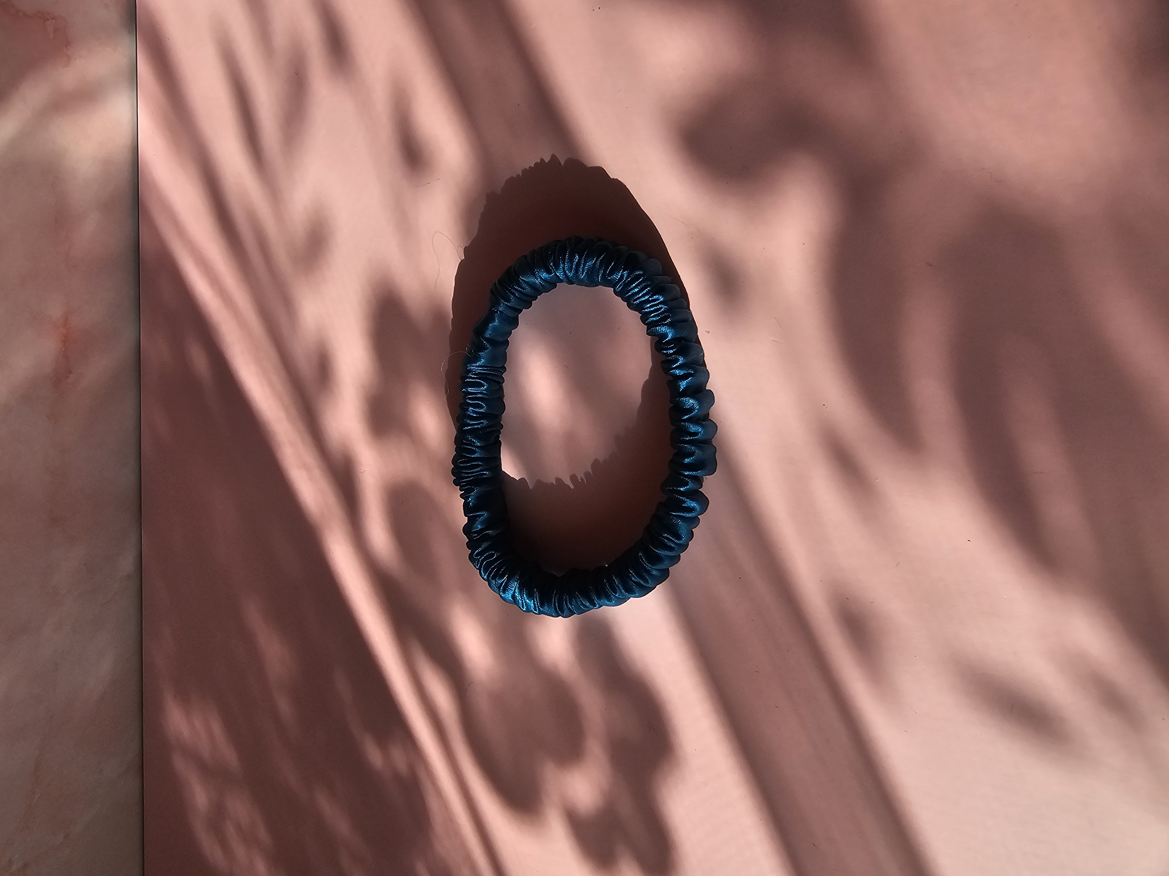 Mini šilkinė gumytė - sodri mėlyna