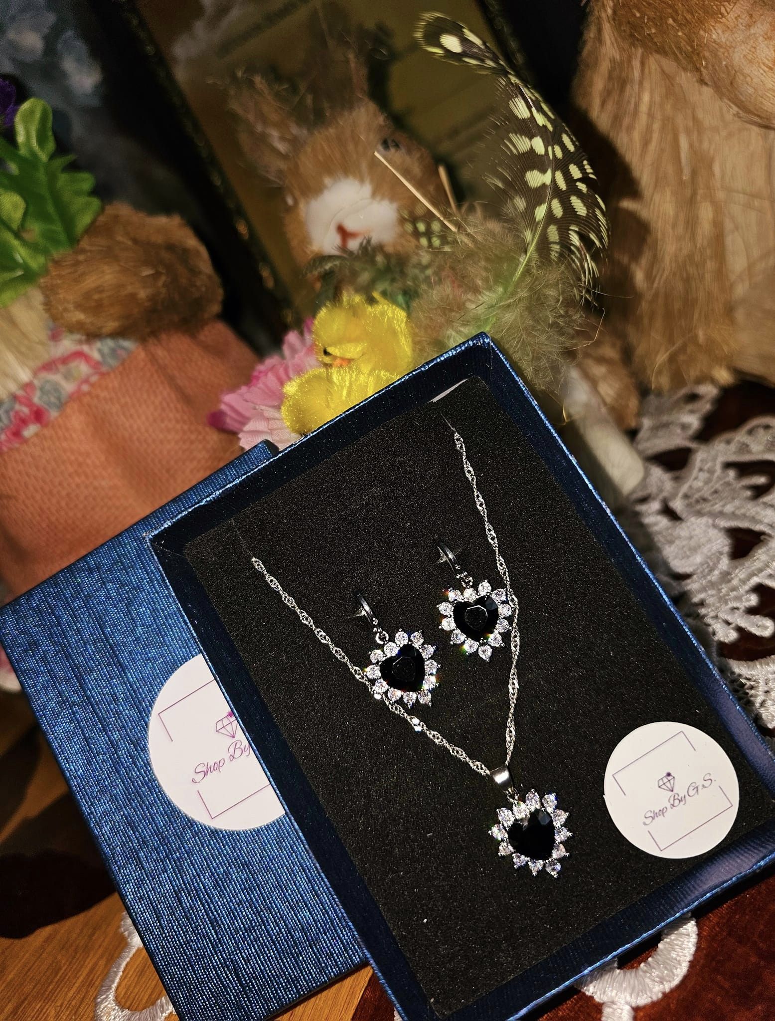 Papuošalų rinkinys su juodu cirkoniu