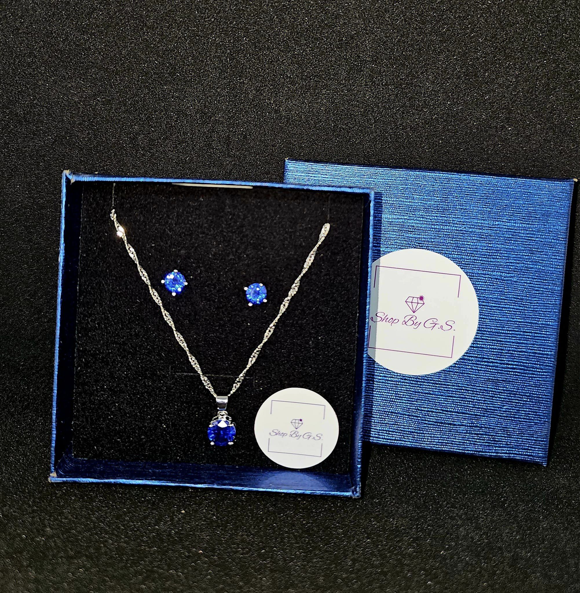 Papuošalų rinkinys su mėlynu cirkoniu vinukas