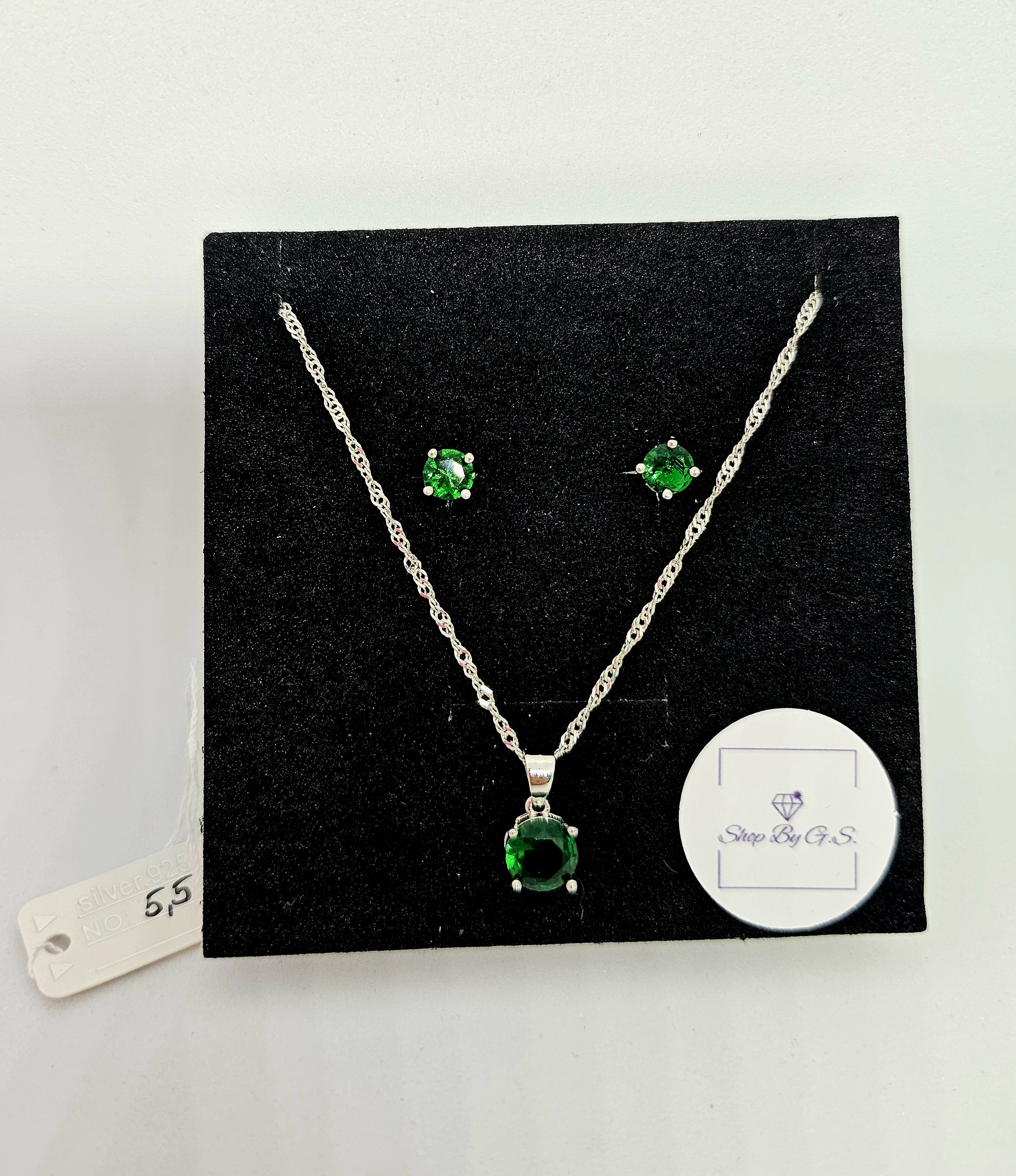 Papuošalų rinkinys su žaliu cirkoniu vinukai