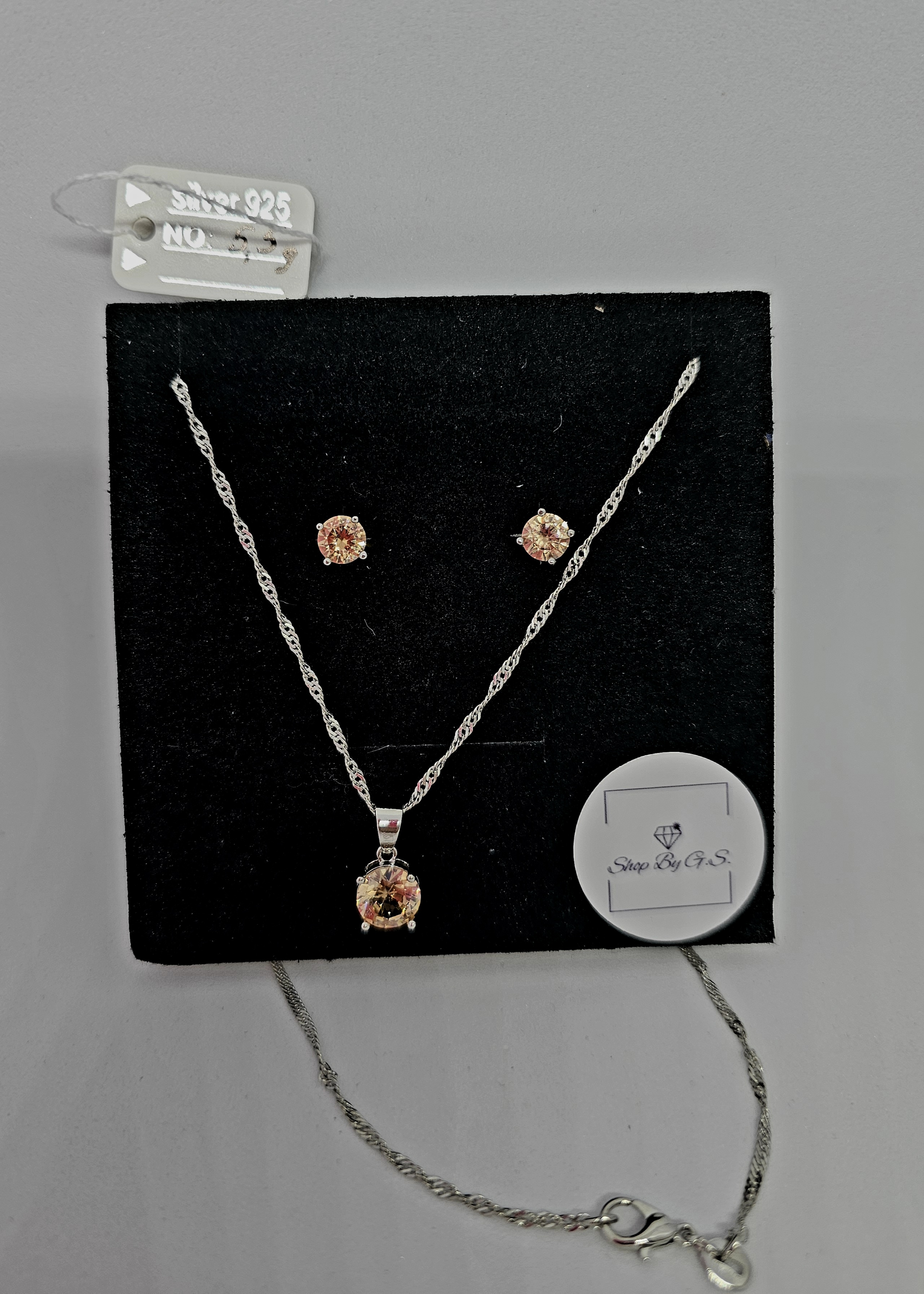 Papuošalų rinkinys su auksiniu cirkoniu vinukai