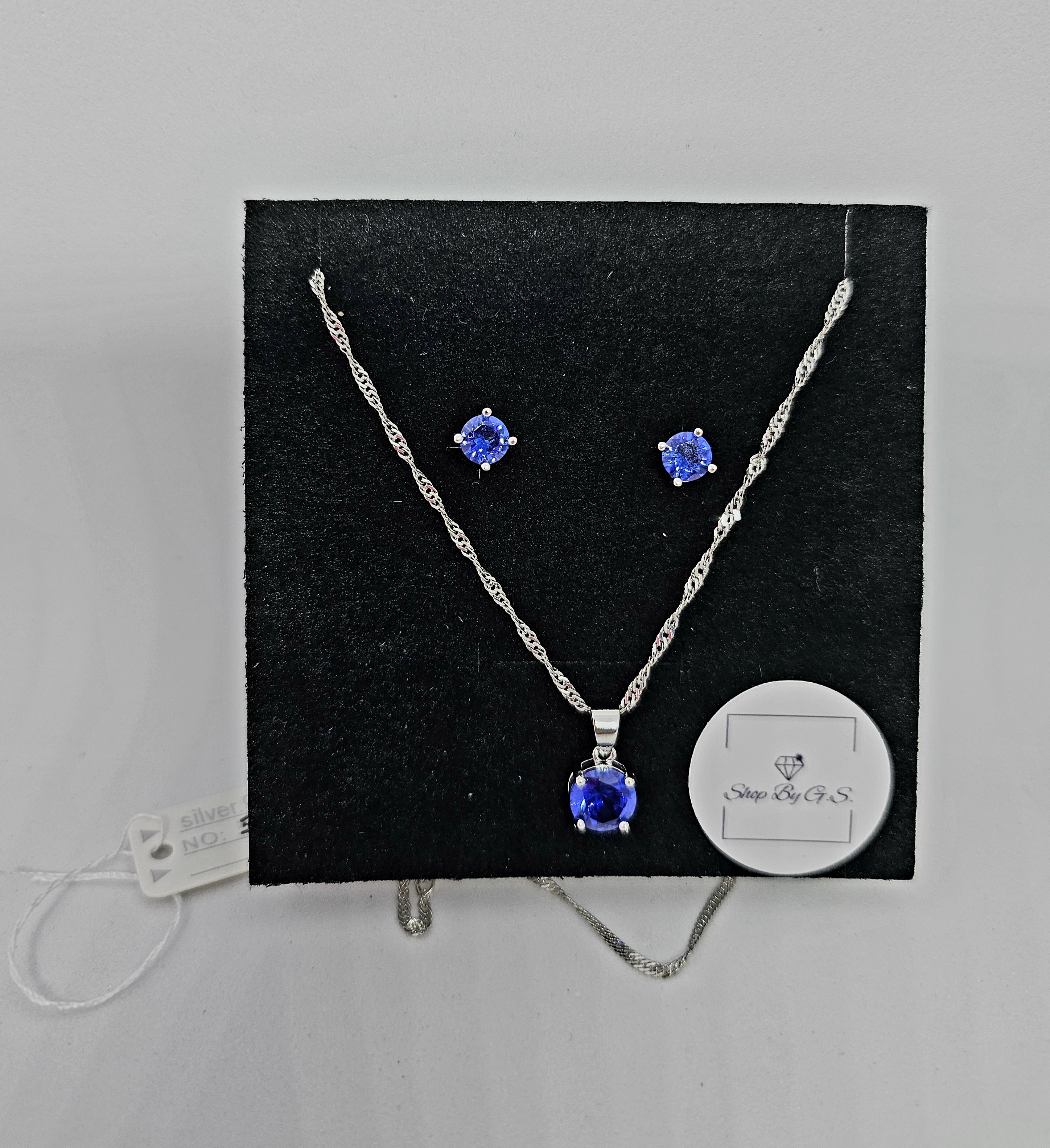 Papuošalų rinkinys su mėlynu cirkoniu vinukas