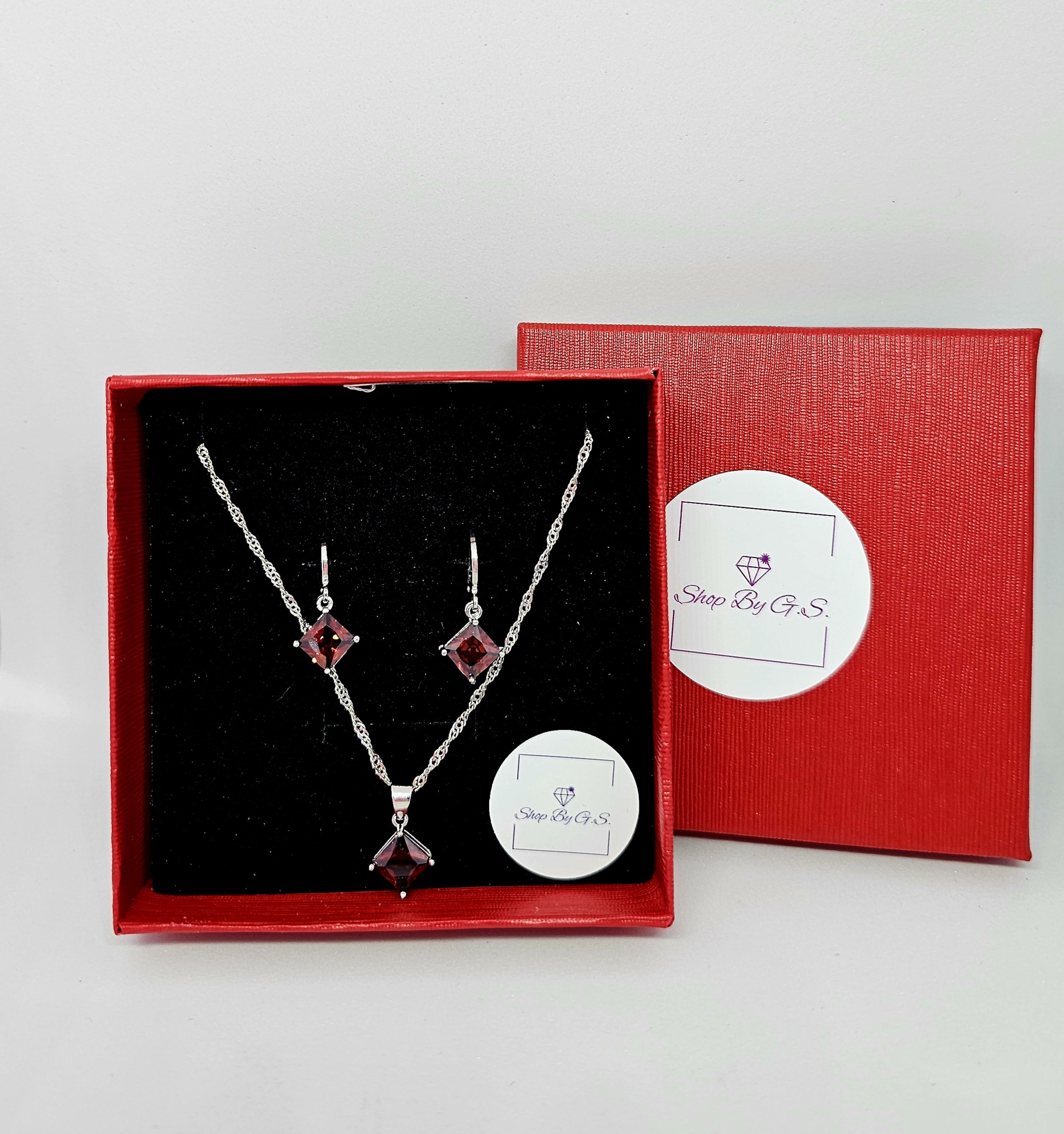 Papuošalų rinkinys vyno raudonumo kvadratas