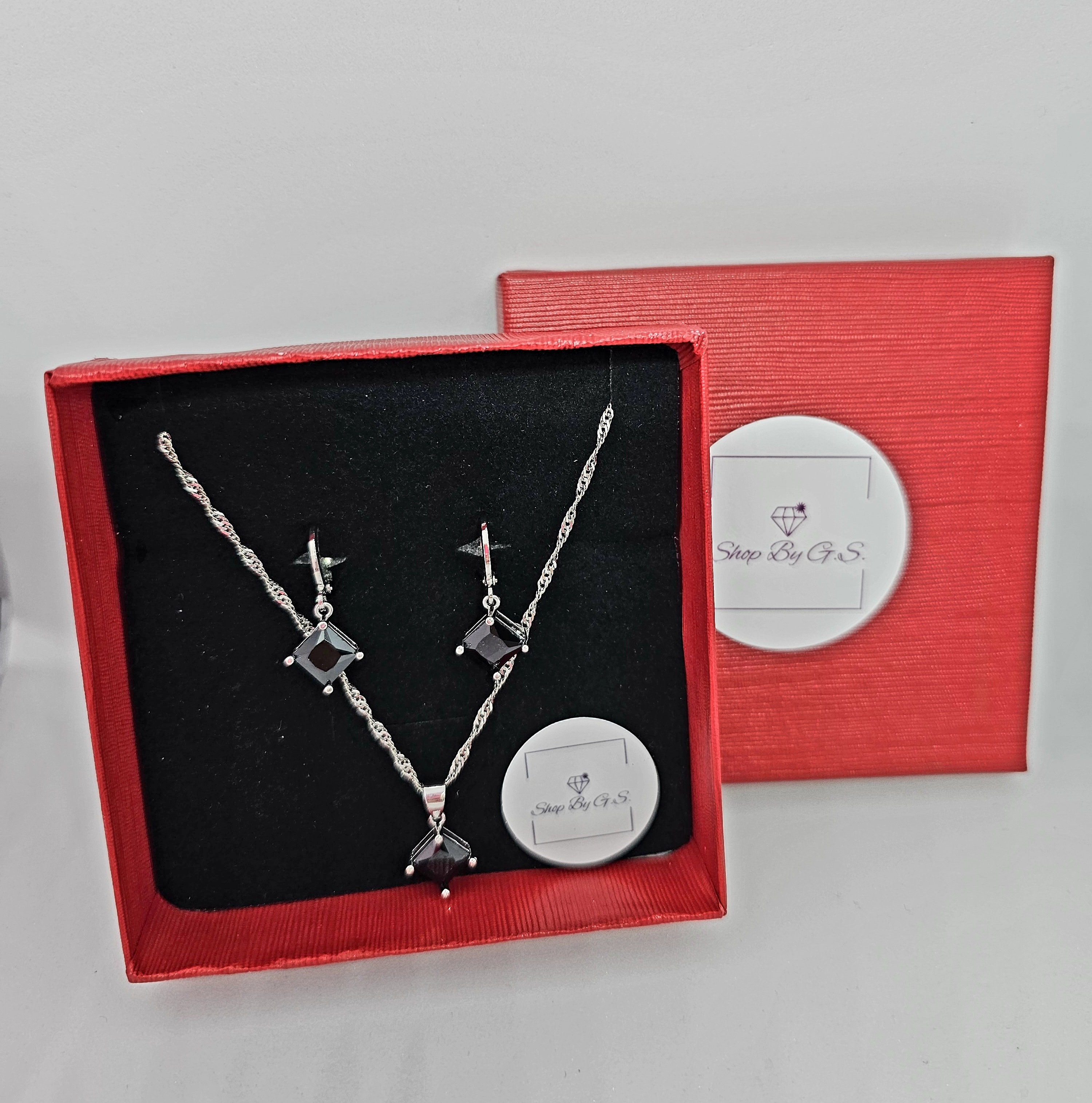 Papuošalų rinkinys juodas kvadratas