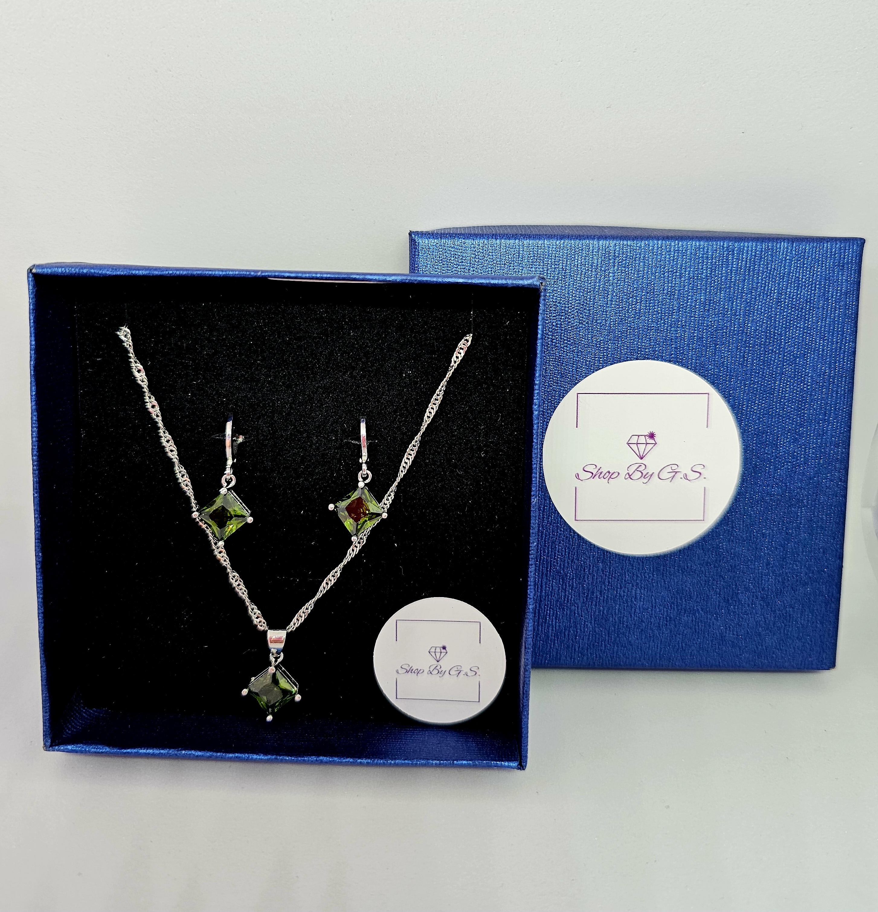 Papuošalų rinkinys chaki kvadratas