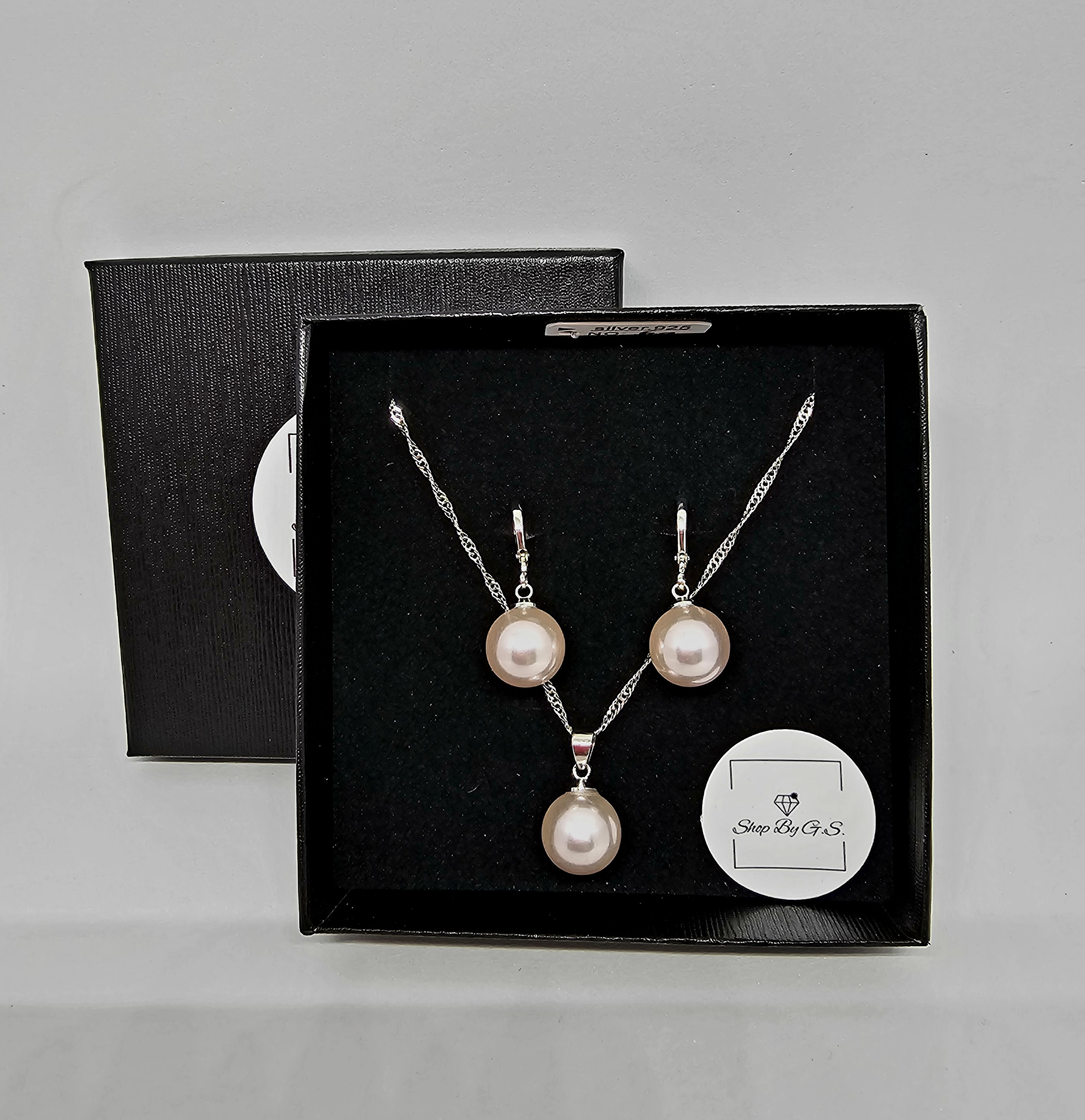 Papuošalų rinkinys su rusvais perlais