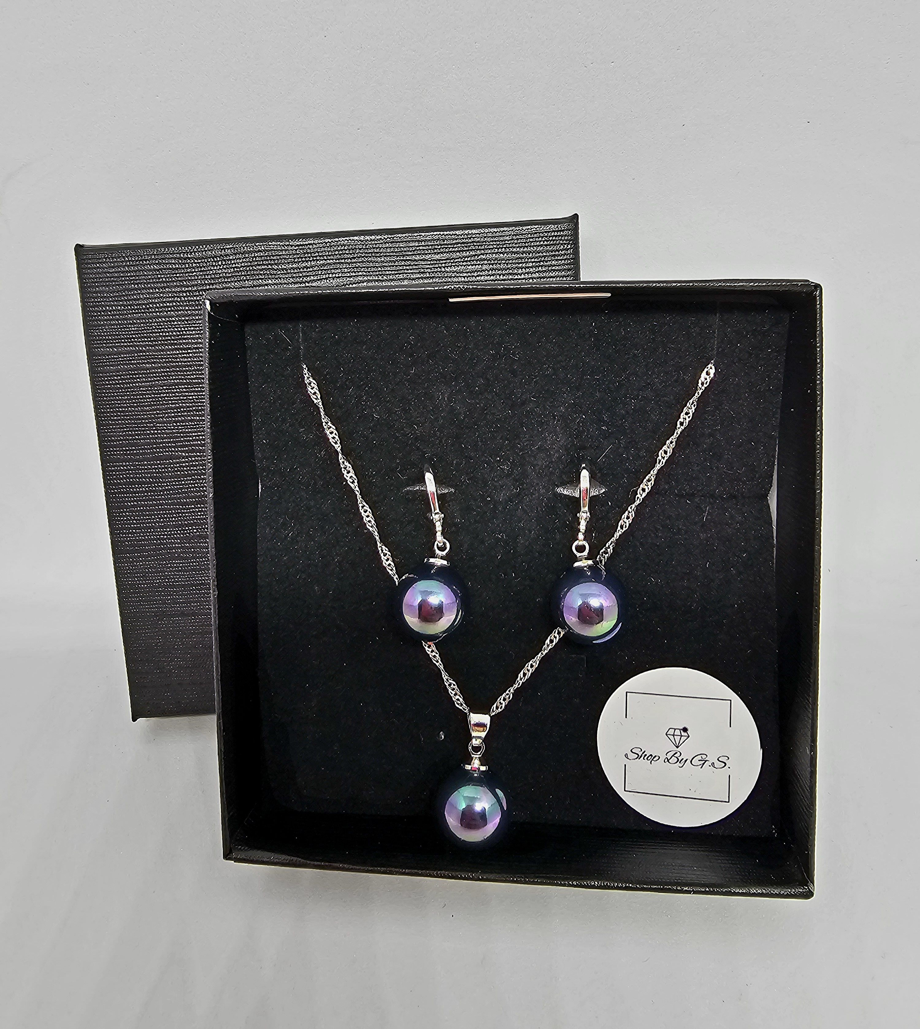 Papuošalų rinkinys su juodais perlais