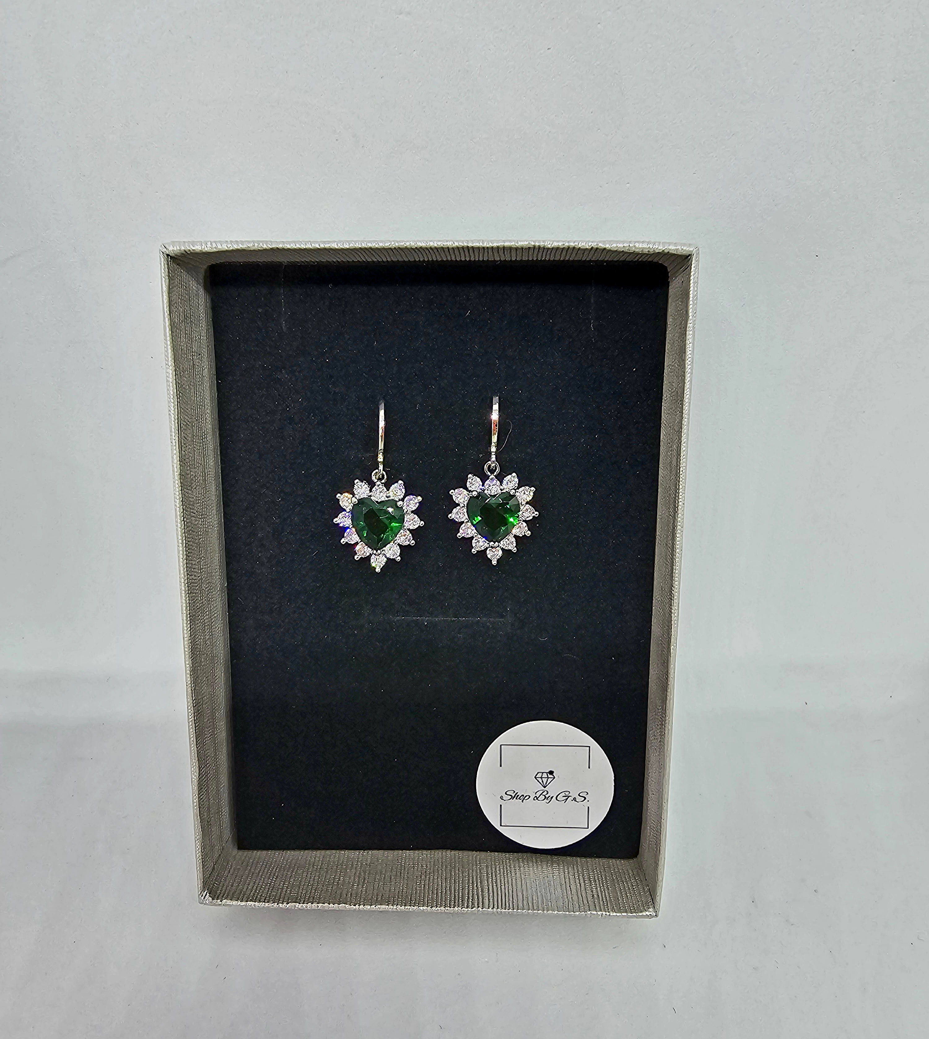 Auskarai širdelės su smaragdo cirkoniais