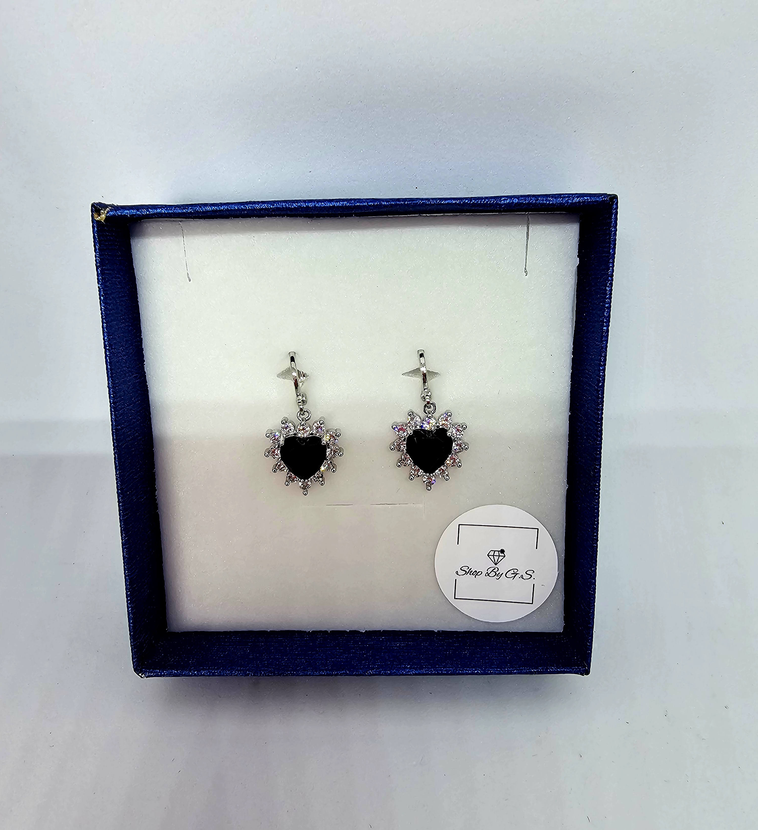 Auskarai širdelės su tamsiai mėlynu cirkoniu