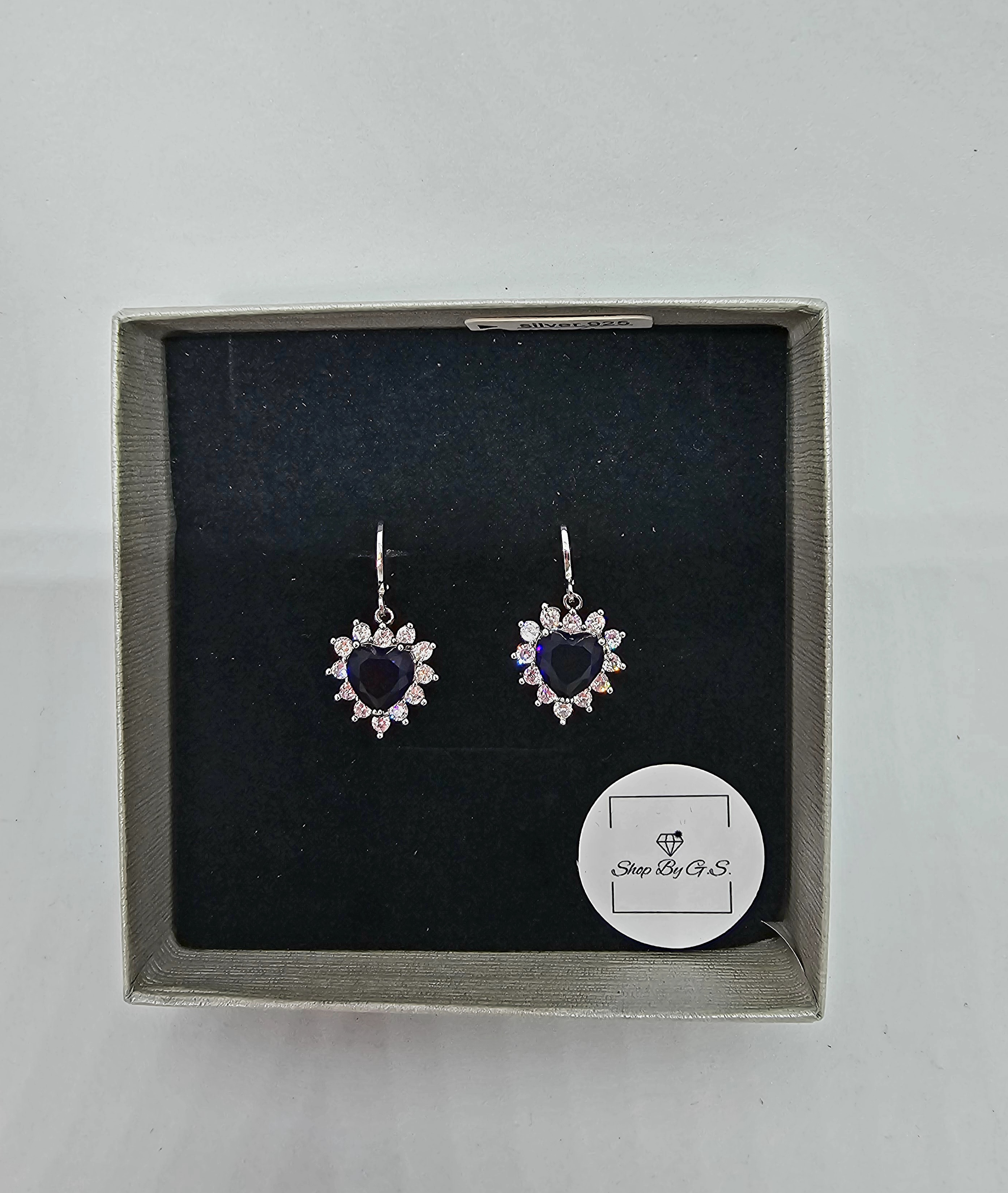 Auskarai širdelės su juodu cirkoniu