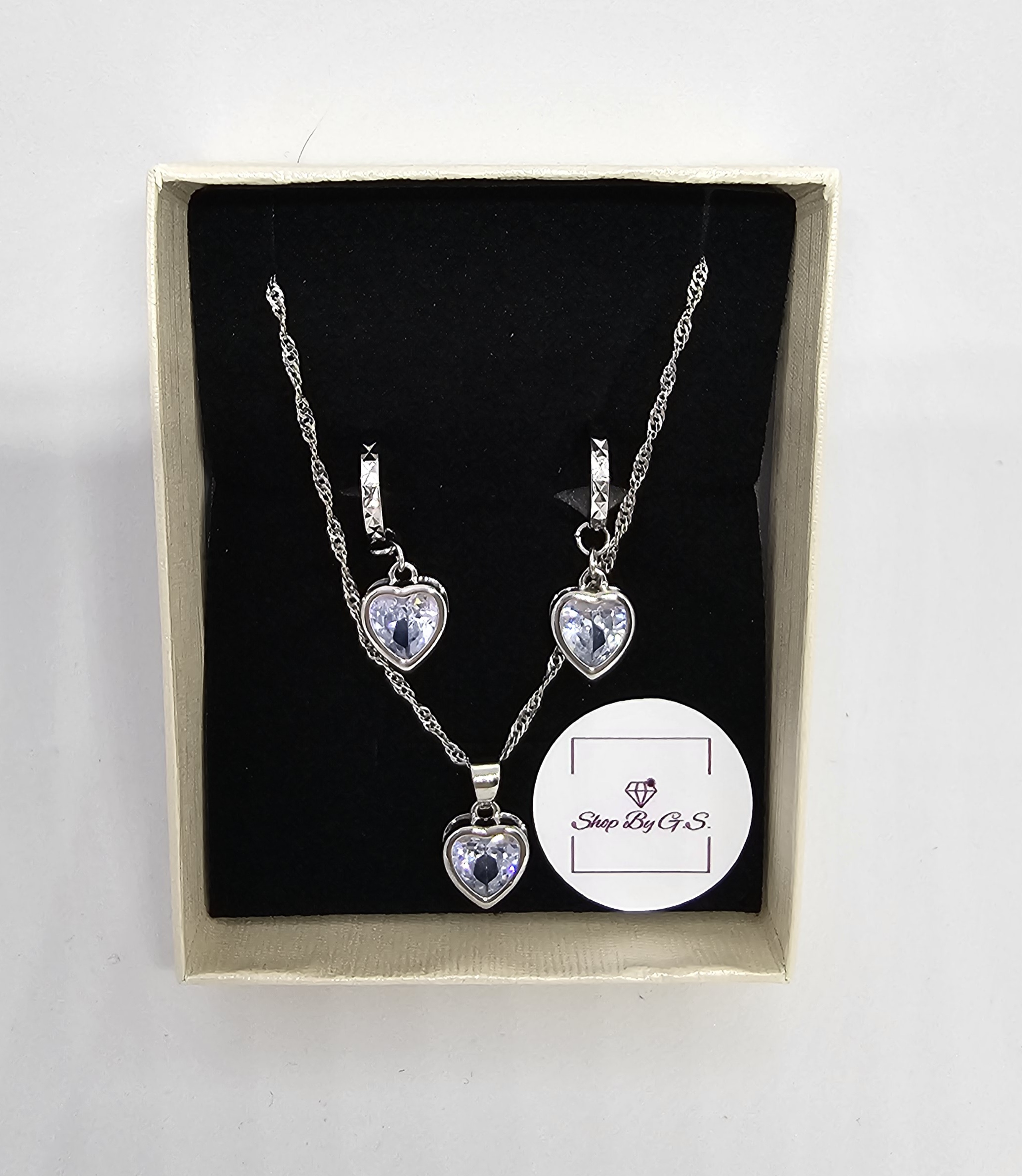 Papuošalų rinkinys širdelės su sidabro spalvos cirkoniais