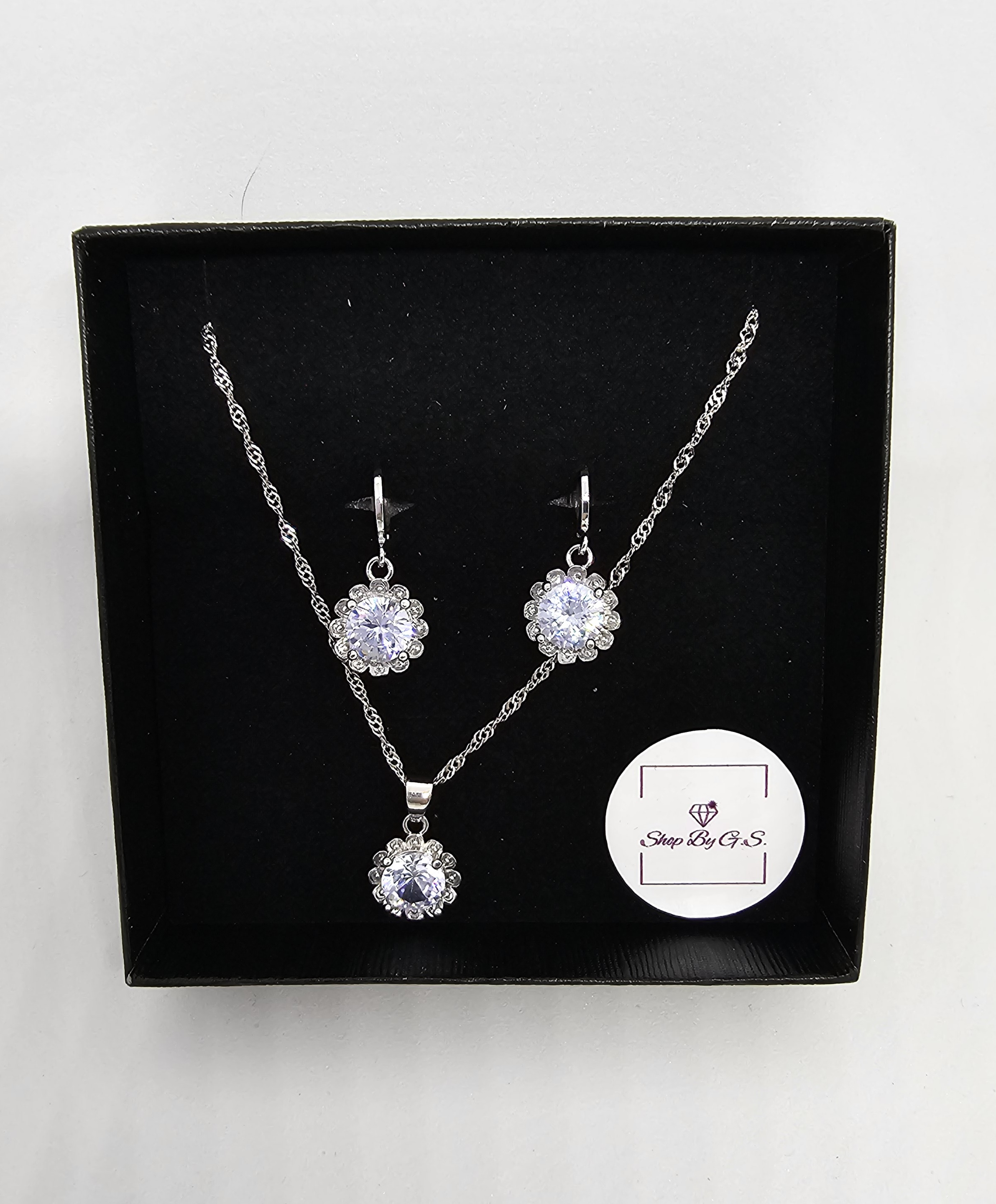 Papuošalų rinkinys su cirkoniais - sidabro spalvos ovali gėlė