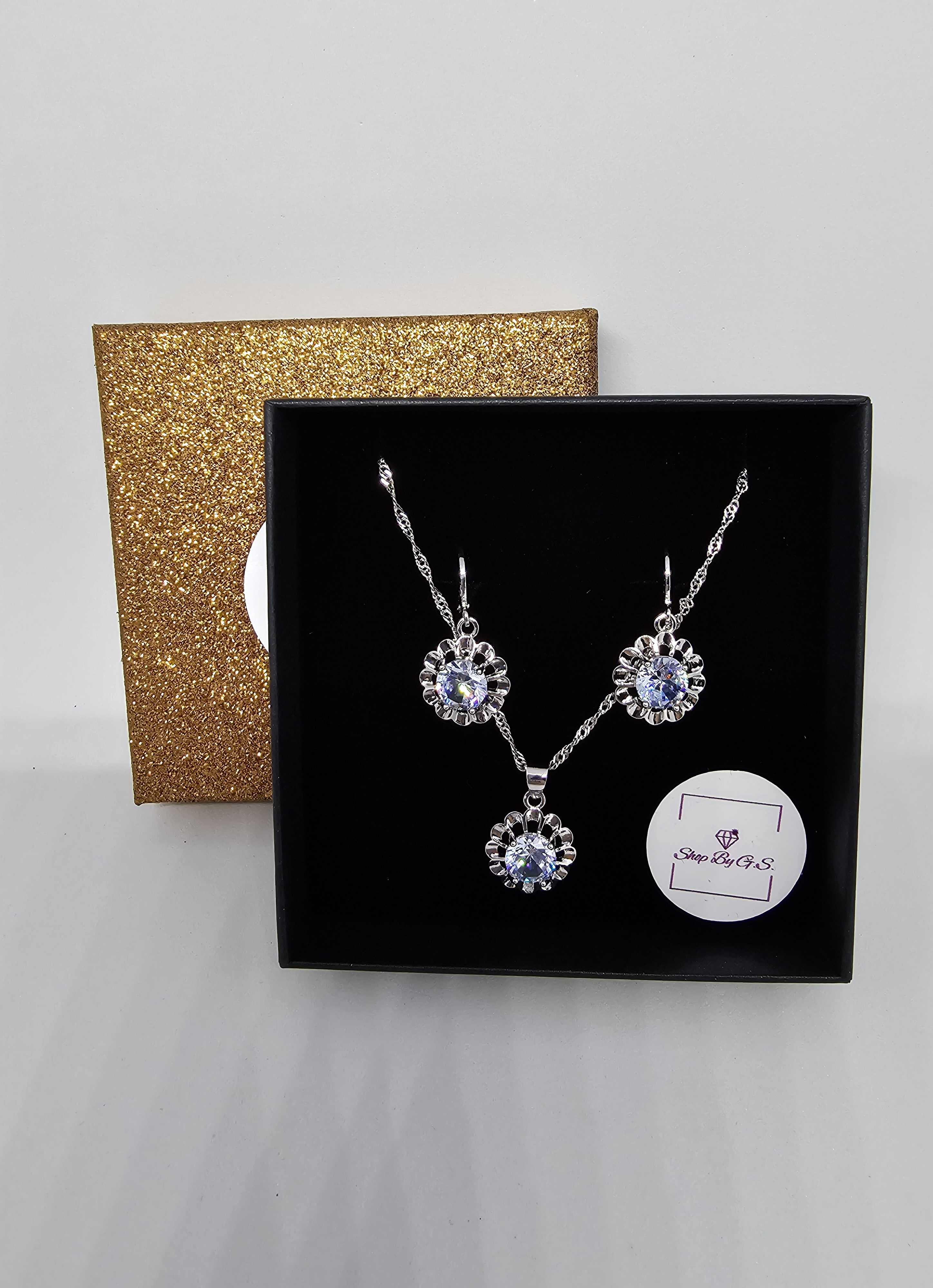 Papuošalų rinkinys su skaidriu cirkoniu - ramunėlė