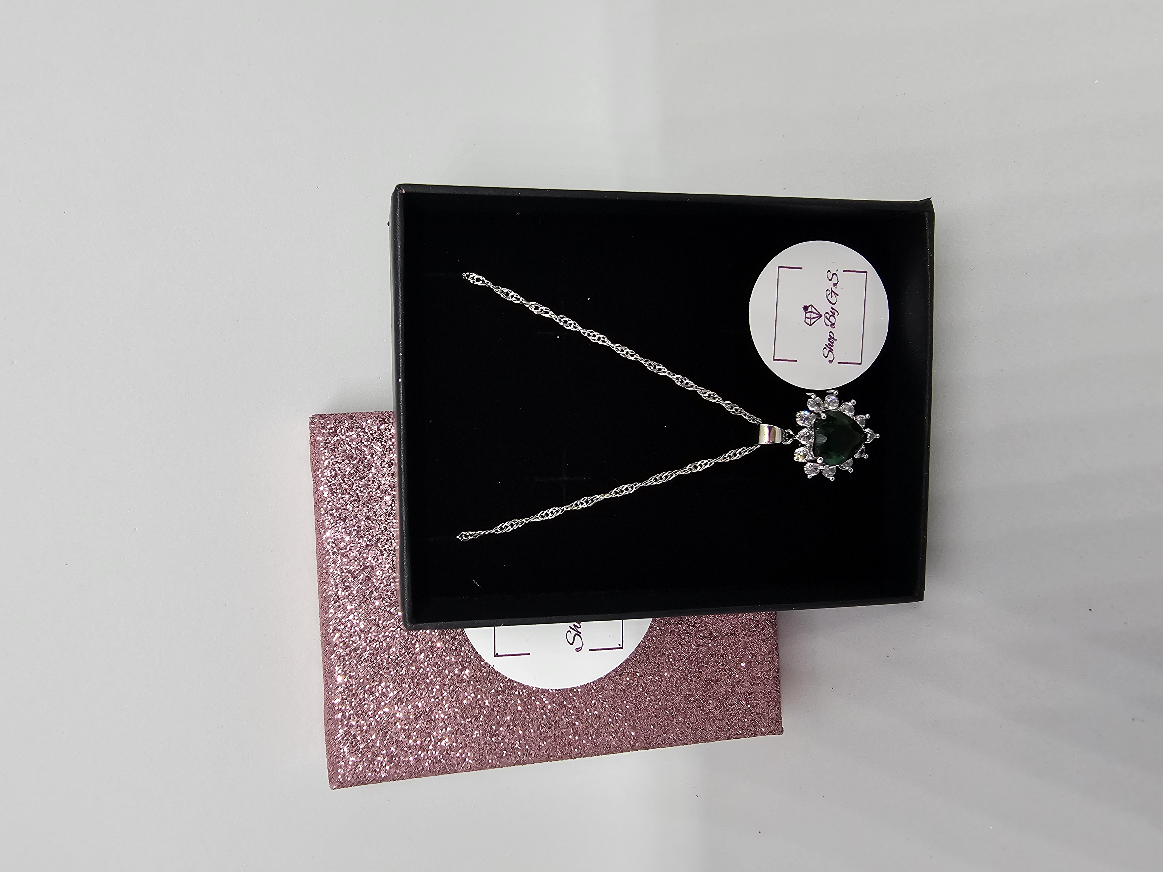 Grandinėlė su žaliu cirkoniu - širdelė