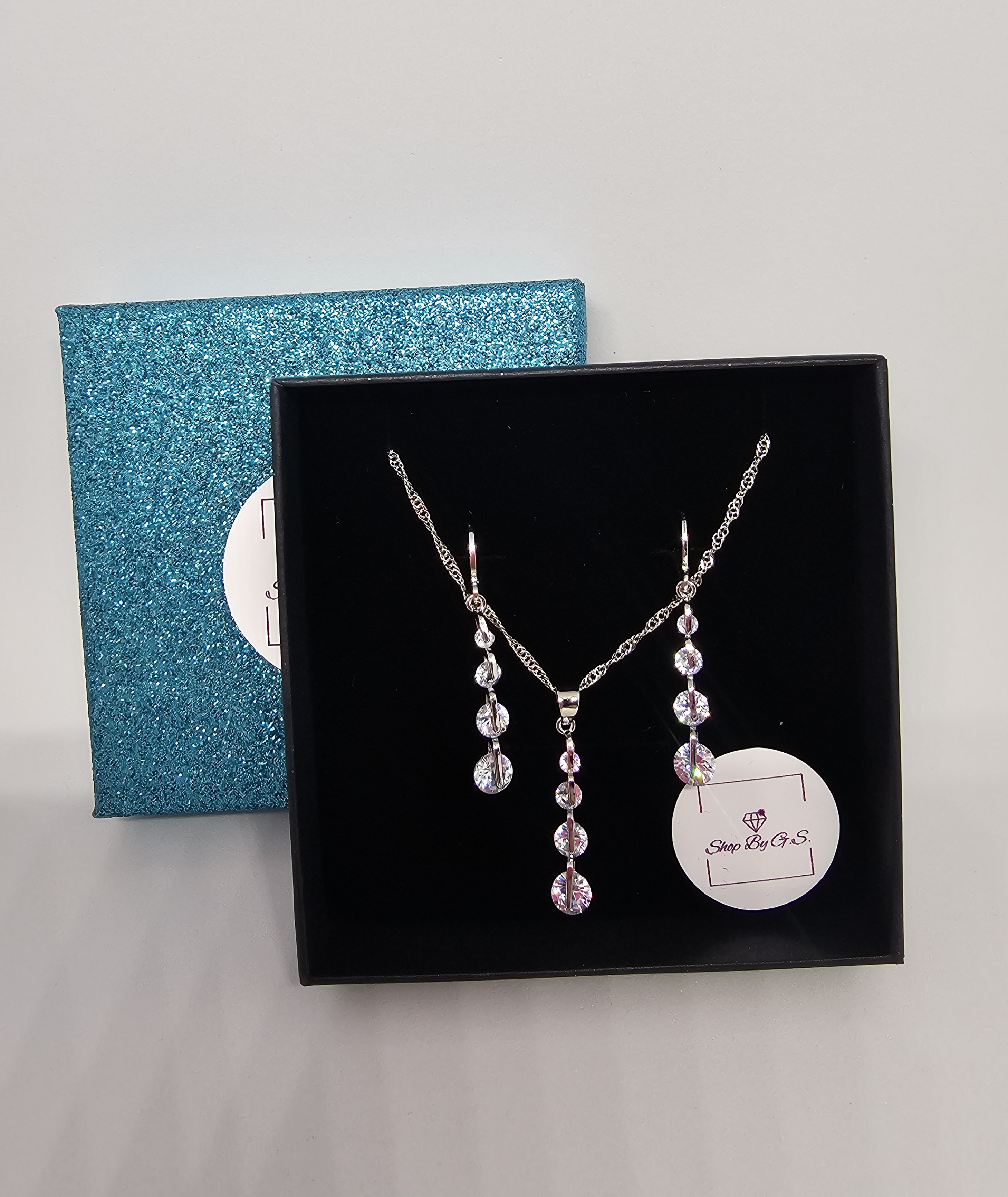 Papuošalų rinkinys - pailgas lašelis