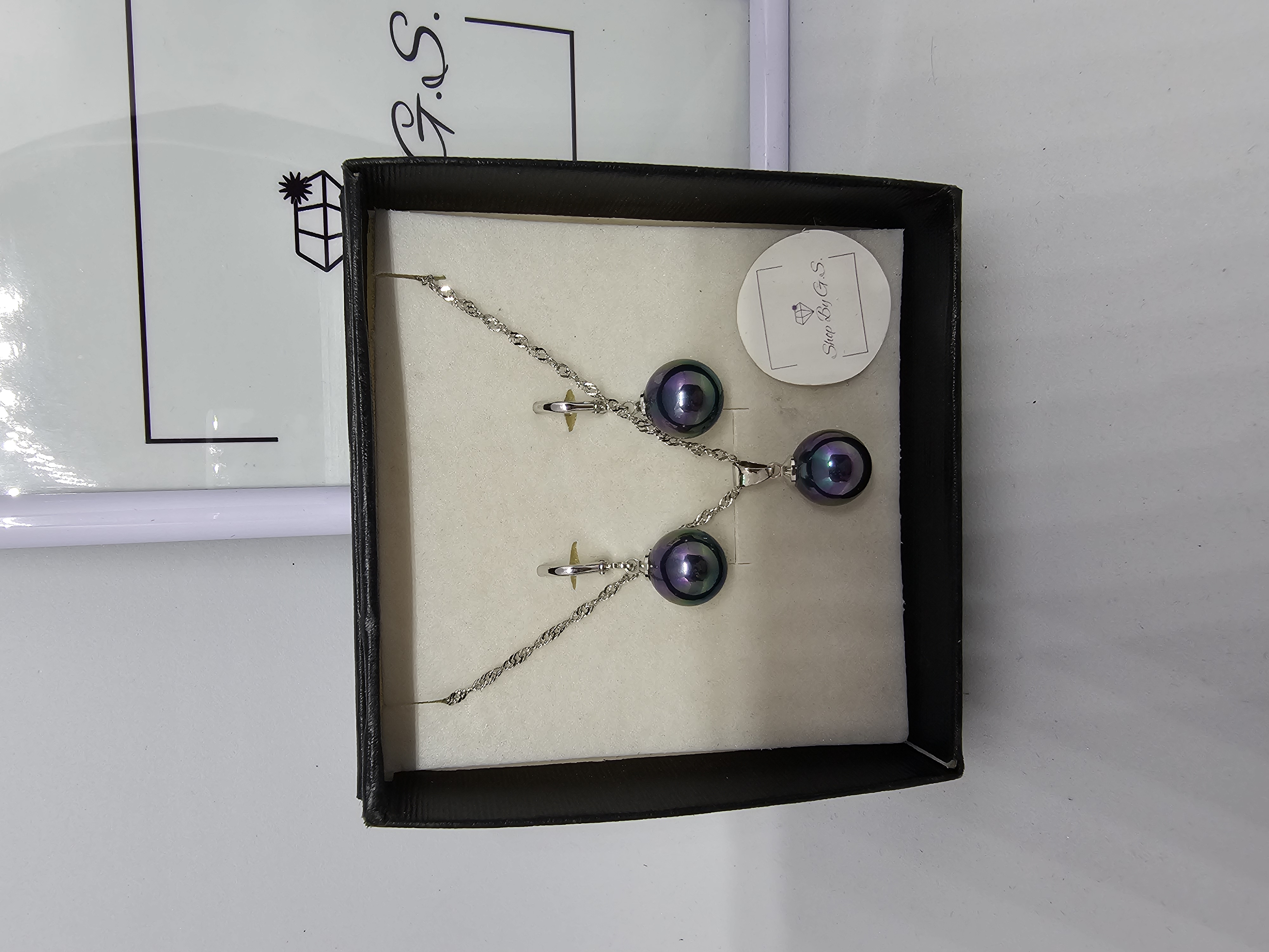 Papuošalų rinkinys su tamsiu perliuku