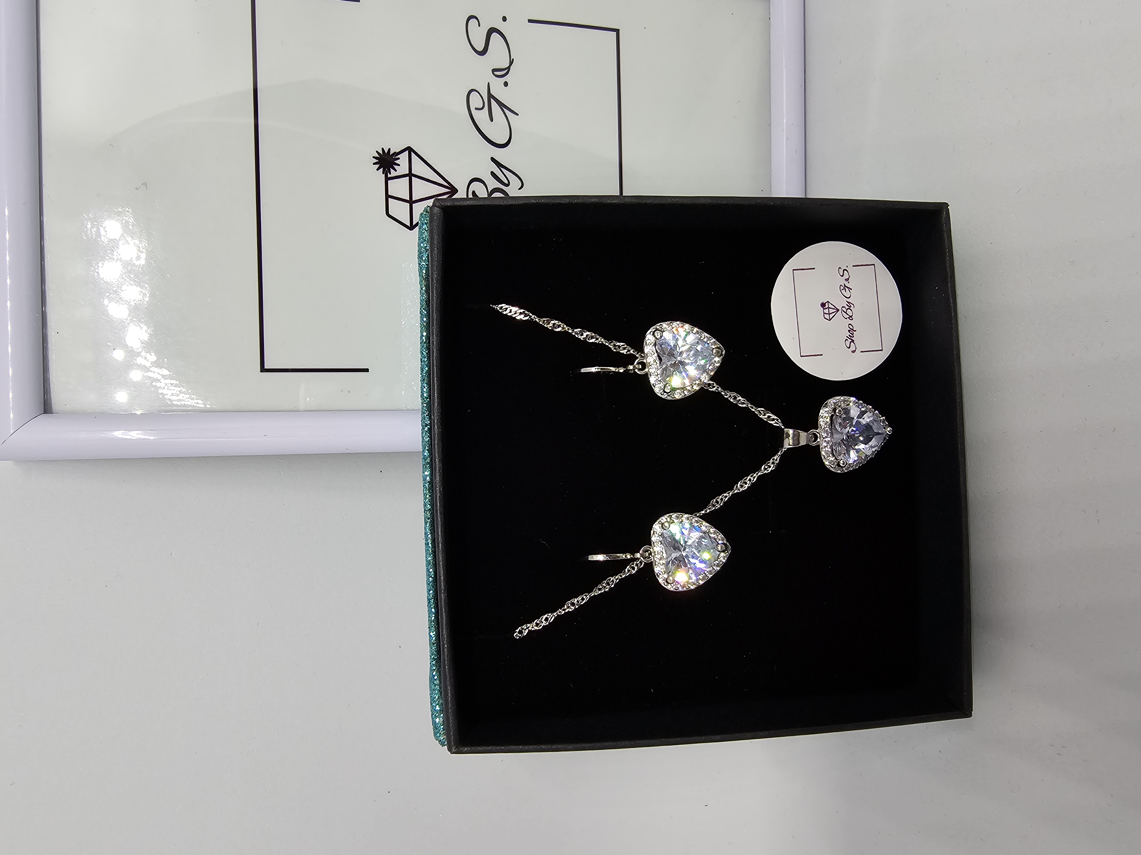 Papuošalų rinkinys - prabangios sidabro širdys