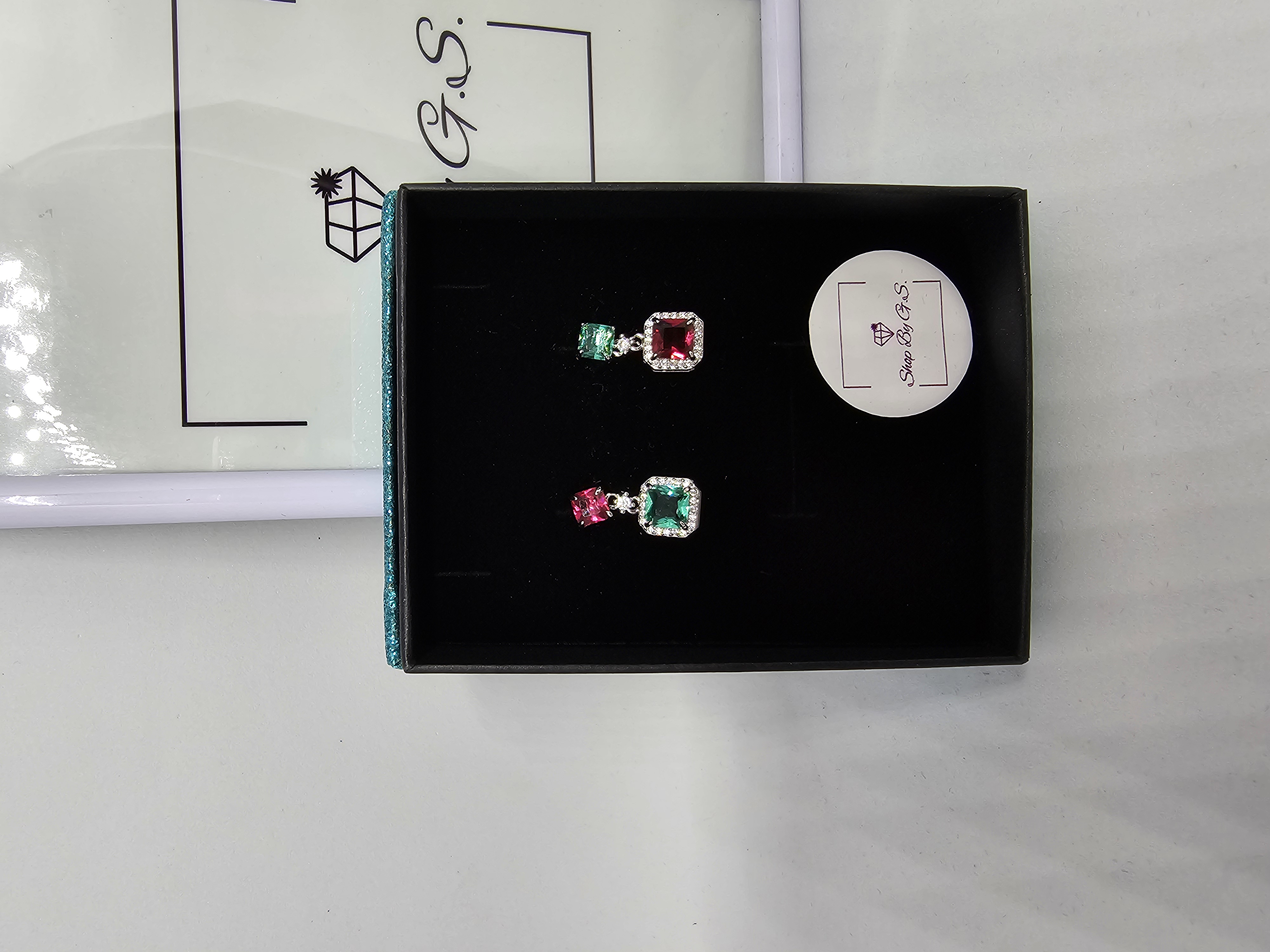 Auskarai - mėtinis su rožiniu kvadratėliai