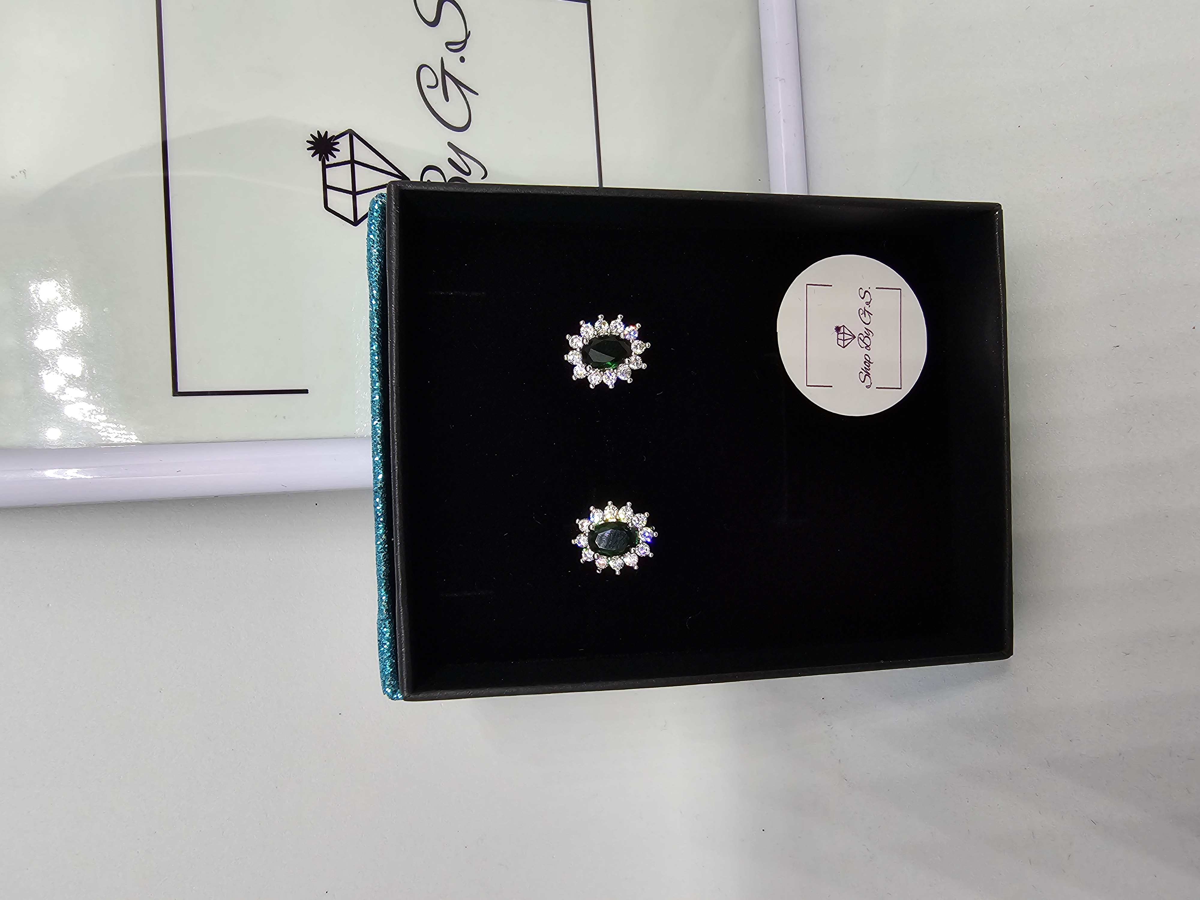 Auskarai mini karališka gėlė su žaliu cirkoniu