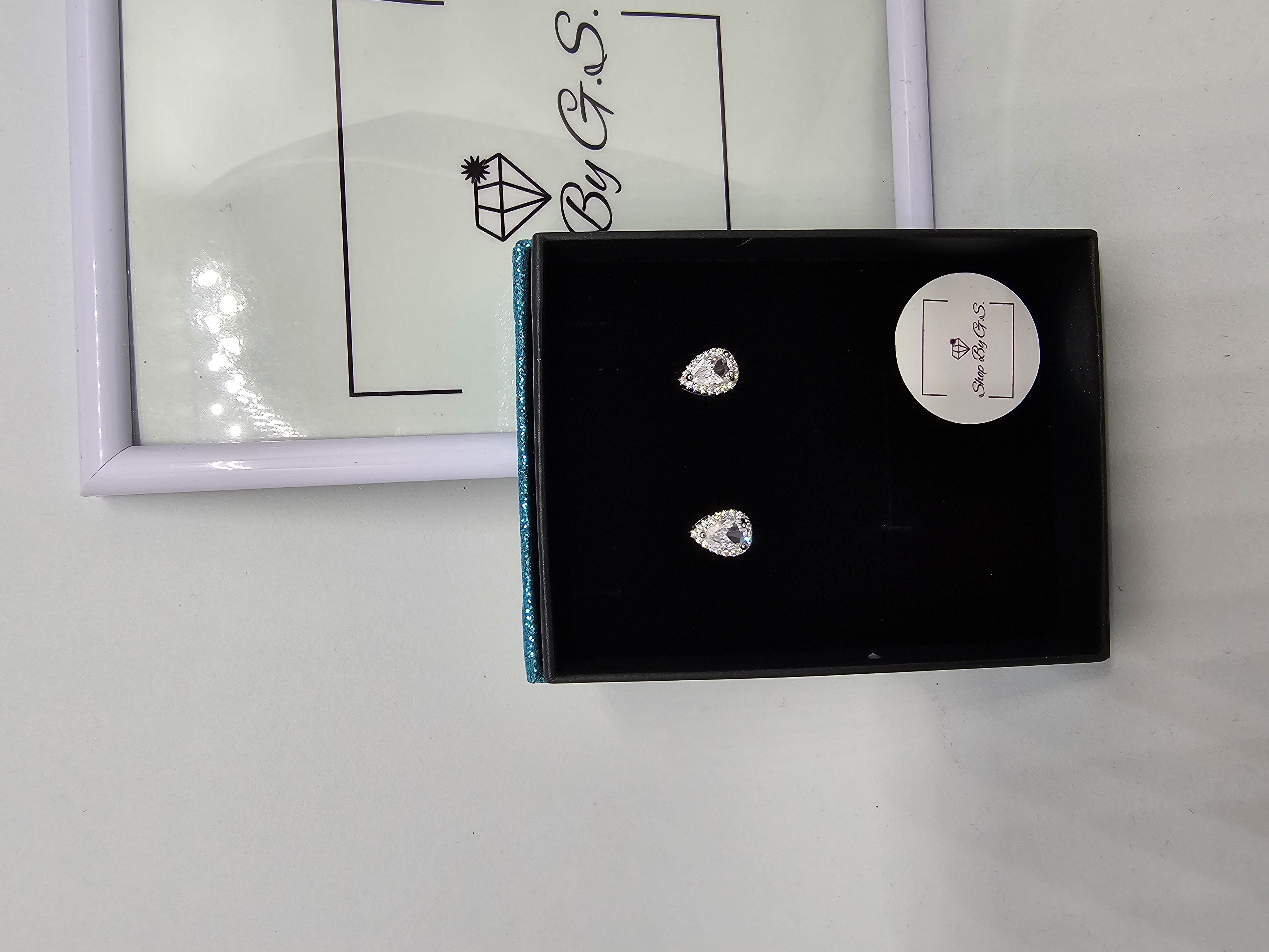 Auskarai - karališkasis mini lašelis