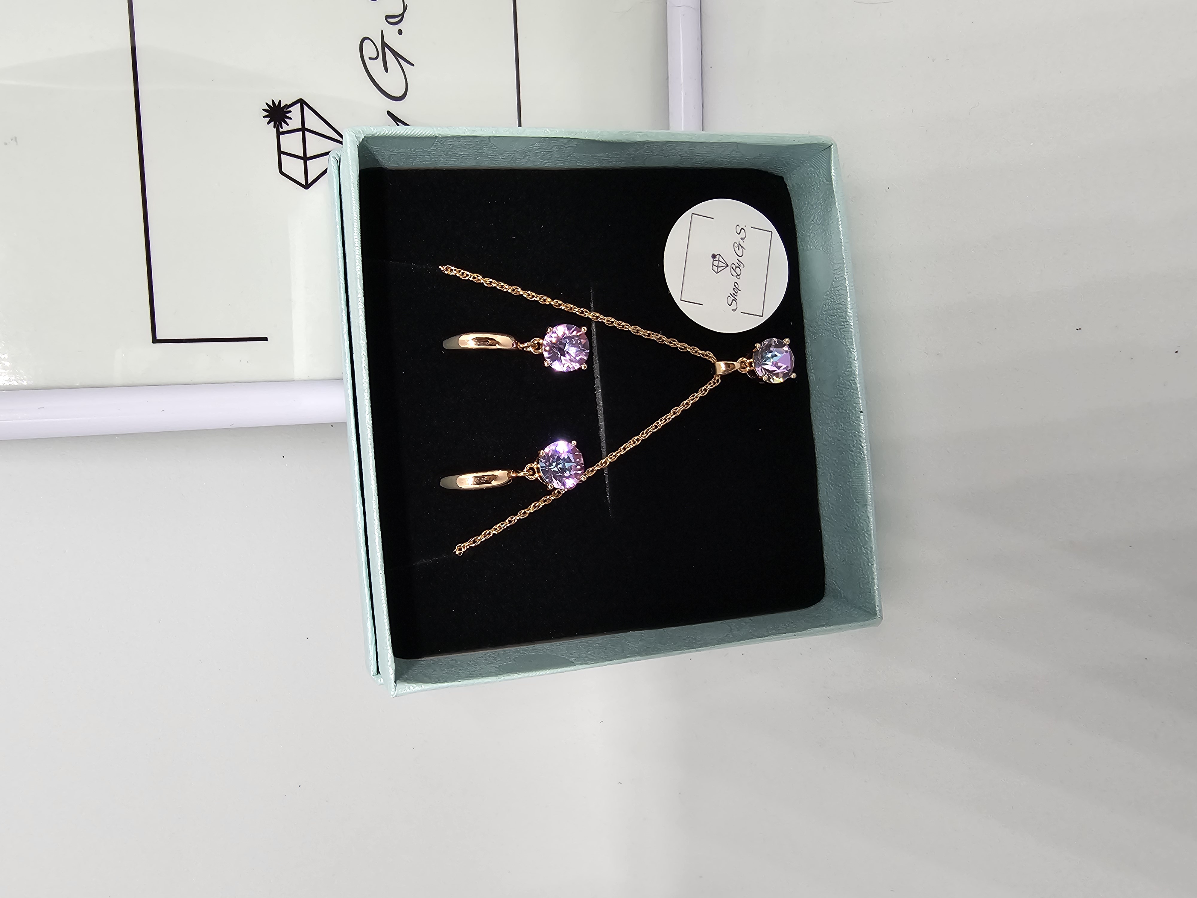 Papuošalų rinkinys padengtas auksu - violetiniai žydras spalvingas ovalas