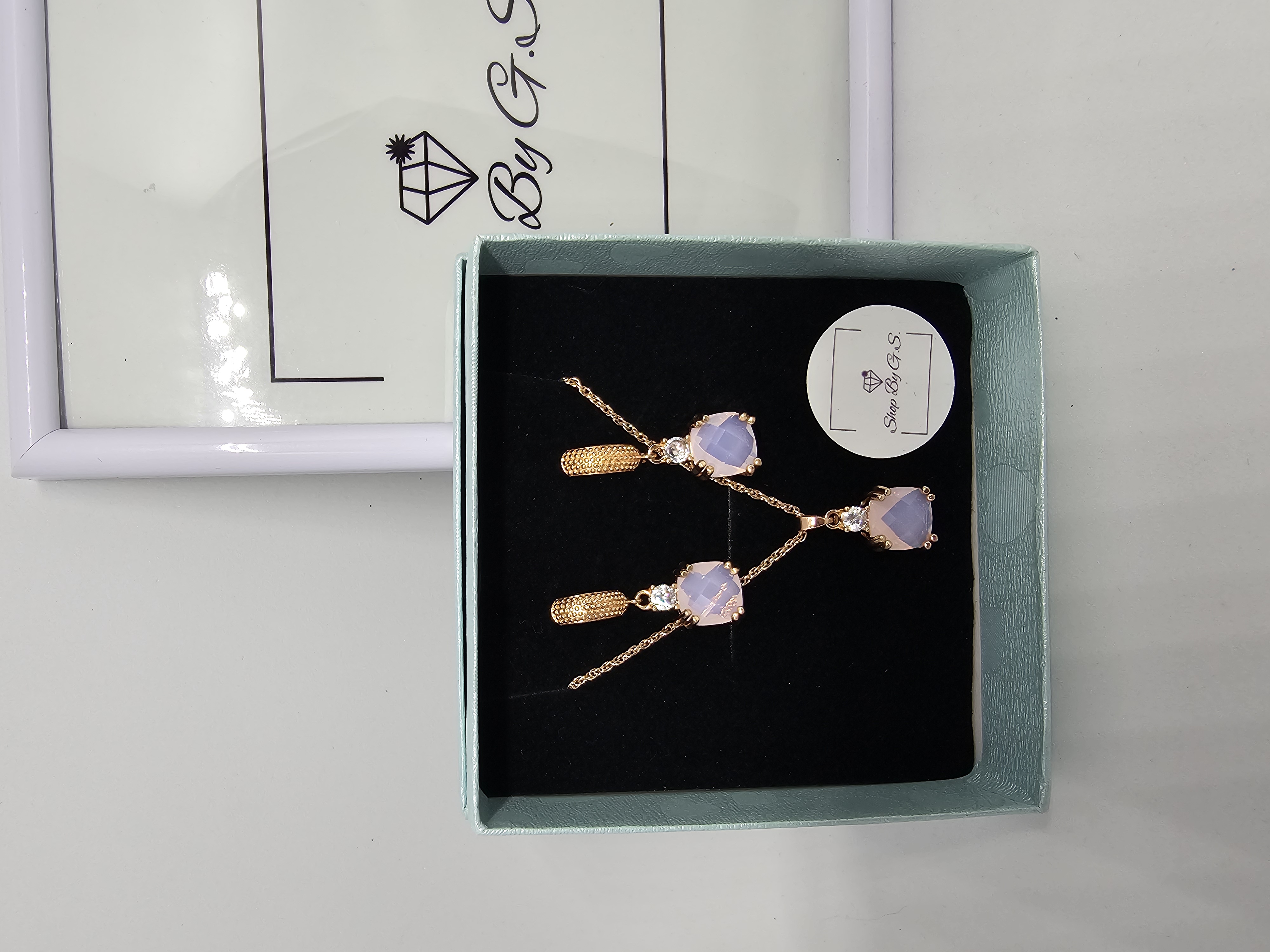 Papuošalų rinkinys padengtas auksu - švelniai rožinis kvadratėlis