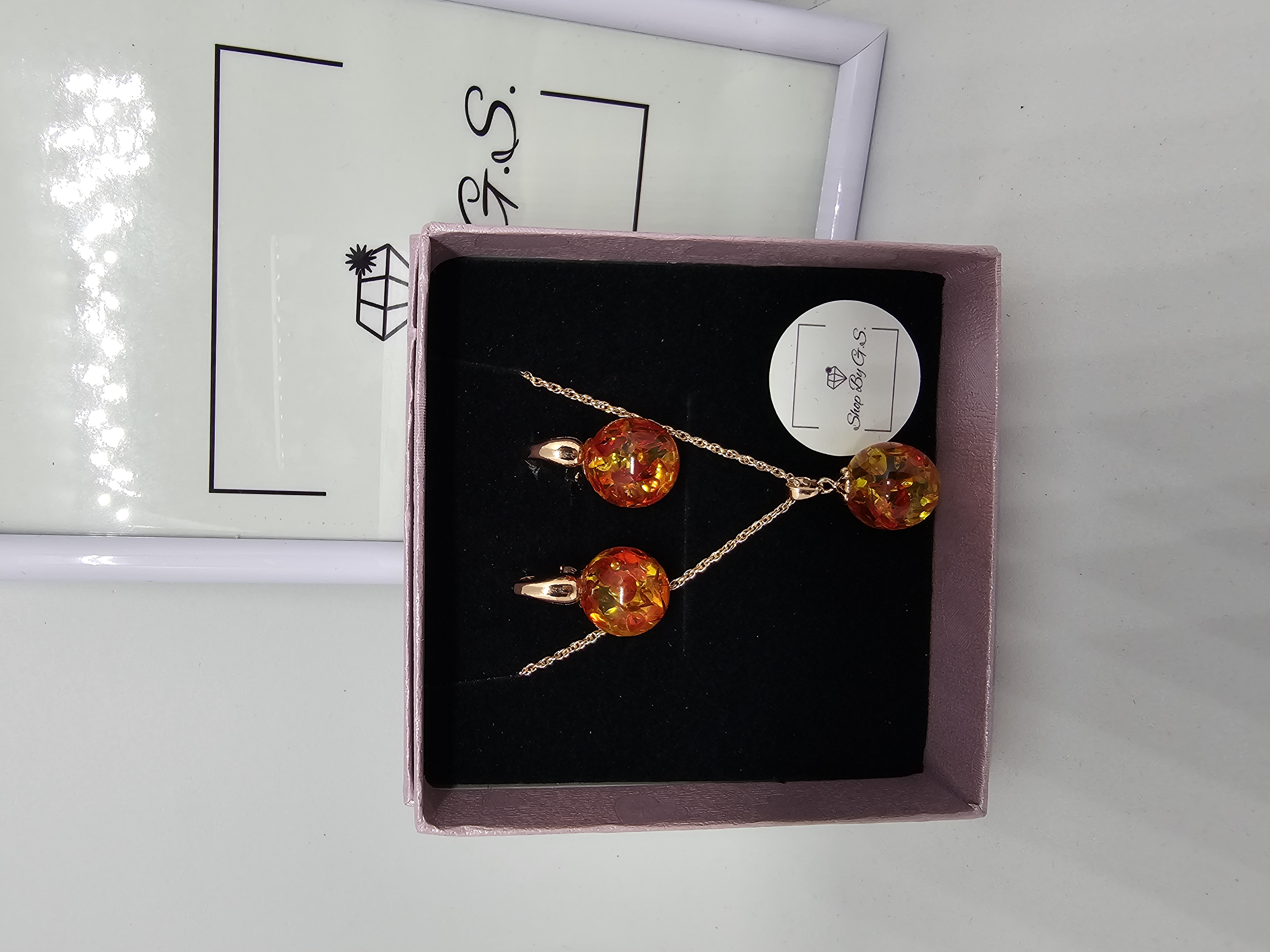 Papuošalų rinkinys padengtas auksu - gintarinis inkliuzas