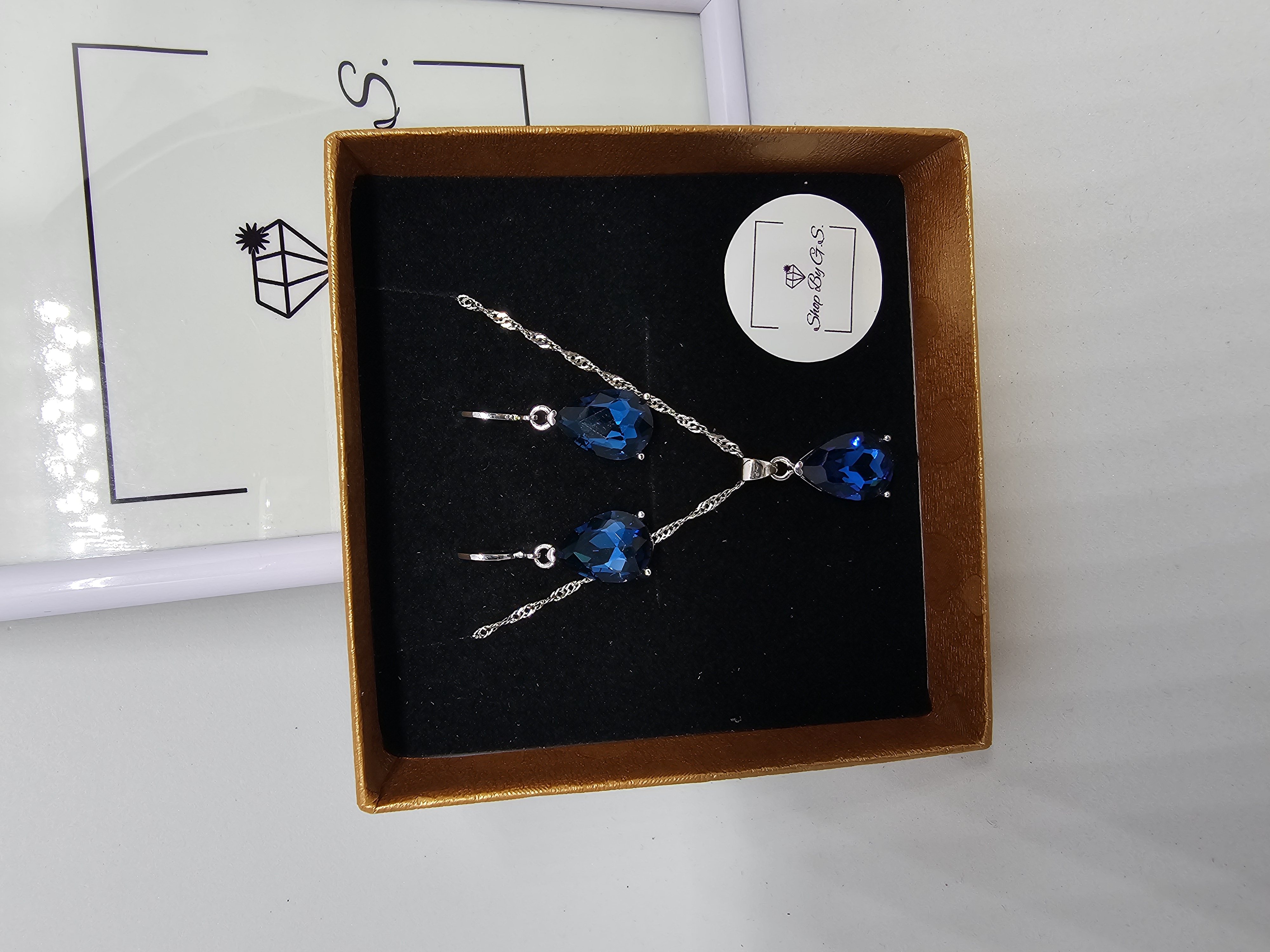 Papuošalų rinkinys - sodrus mėlynas lašas