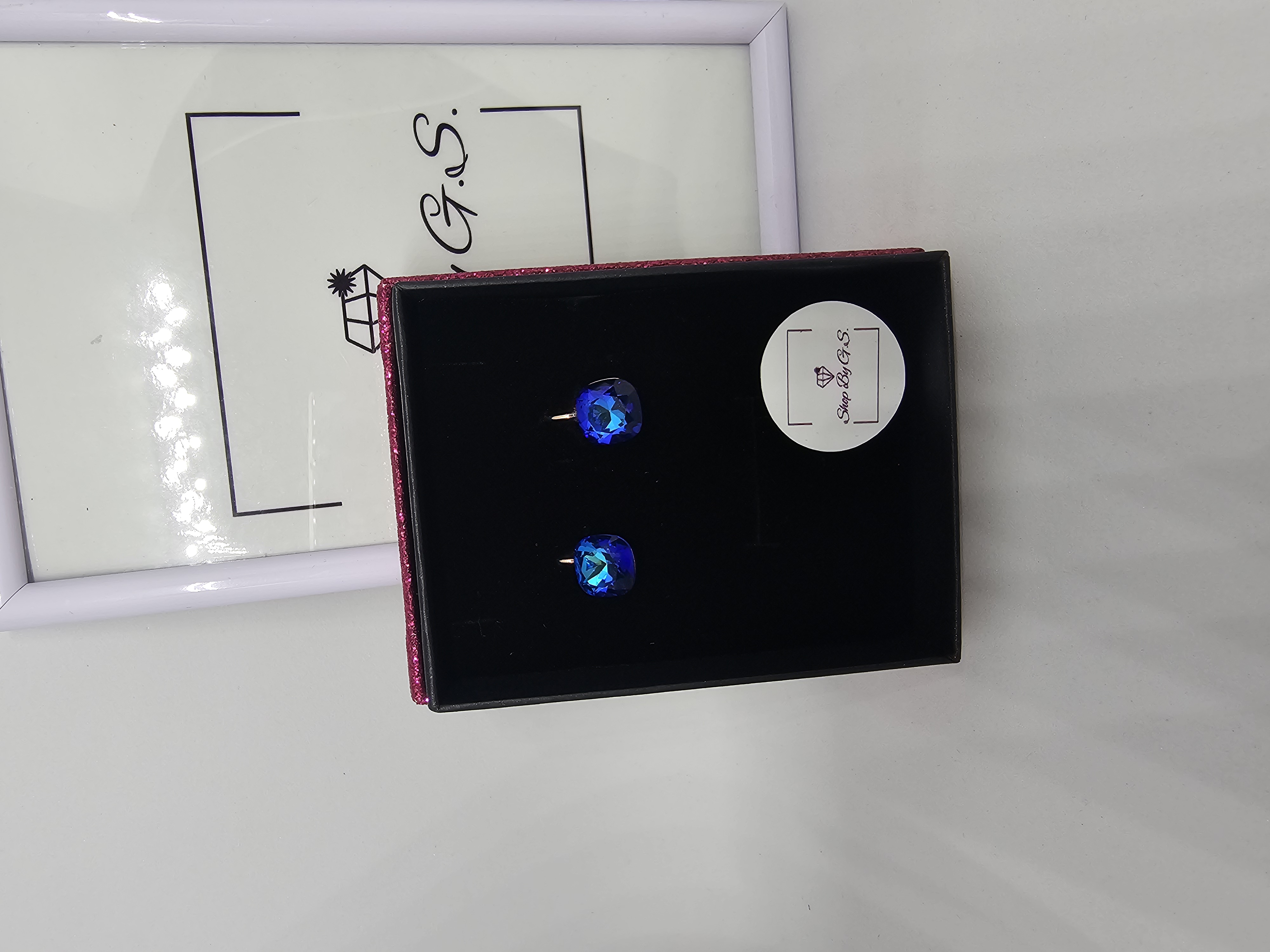 Auskarai padengti auksu - ryškiai mėlyna magija