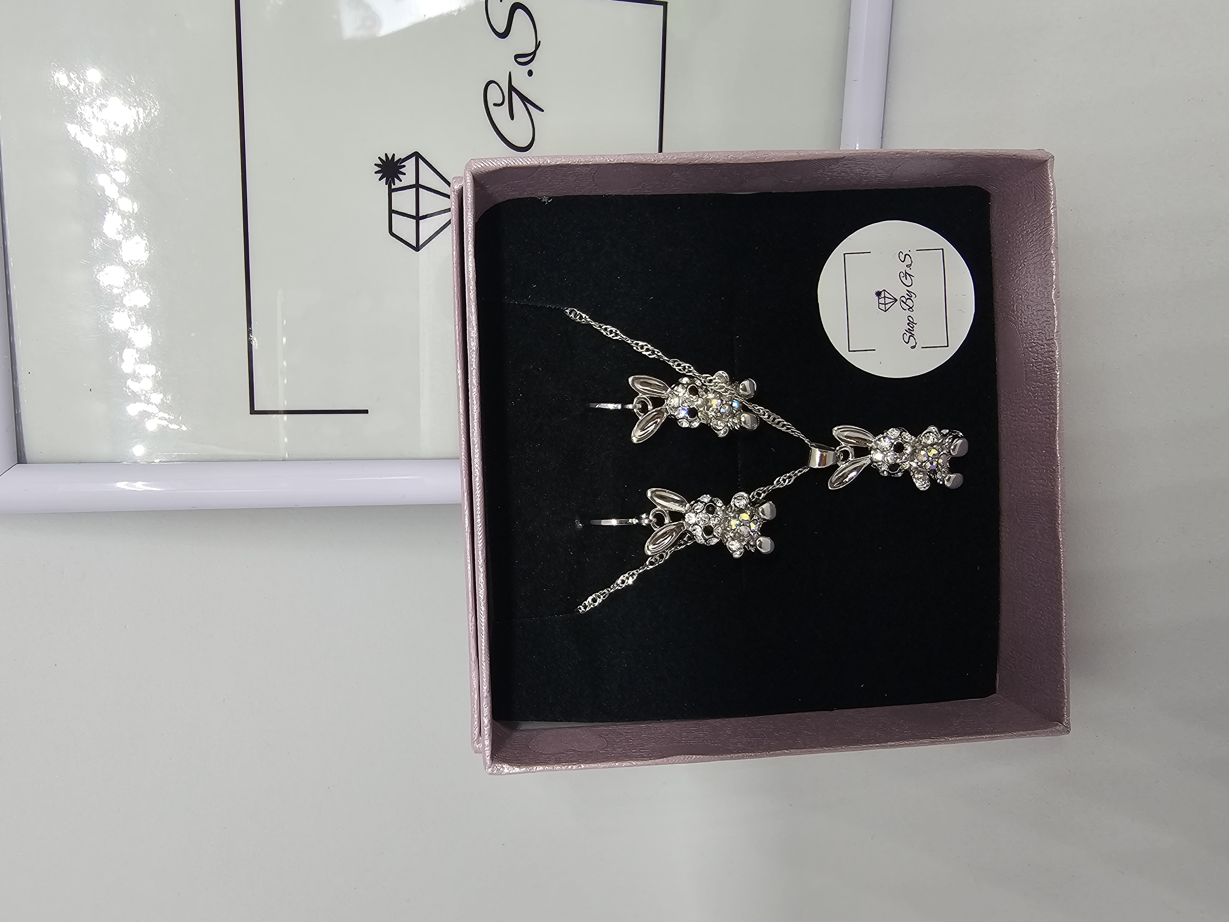 Papuošalų rinkinys zuikučiai