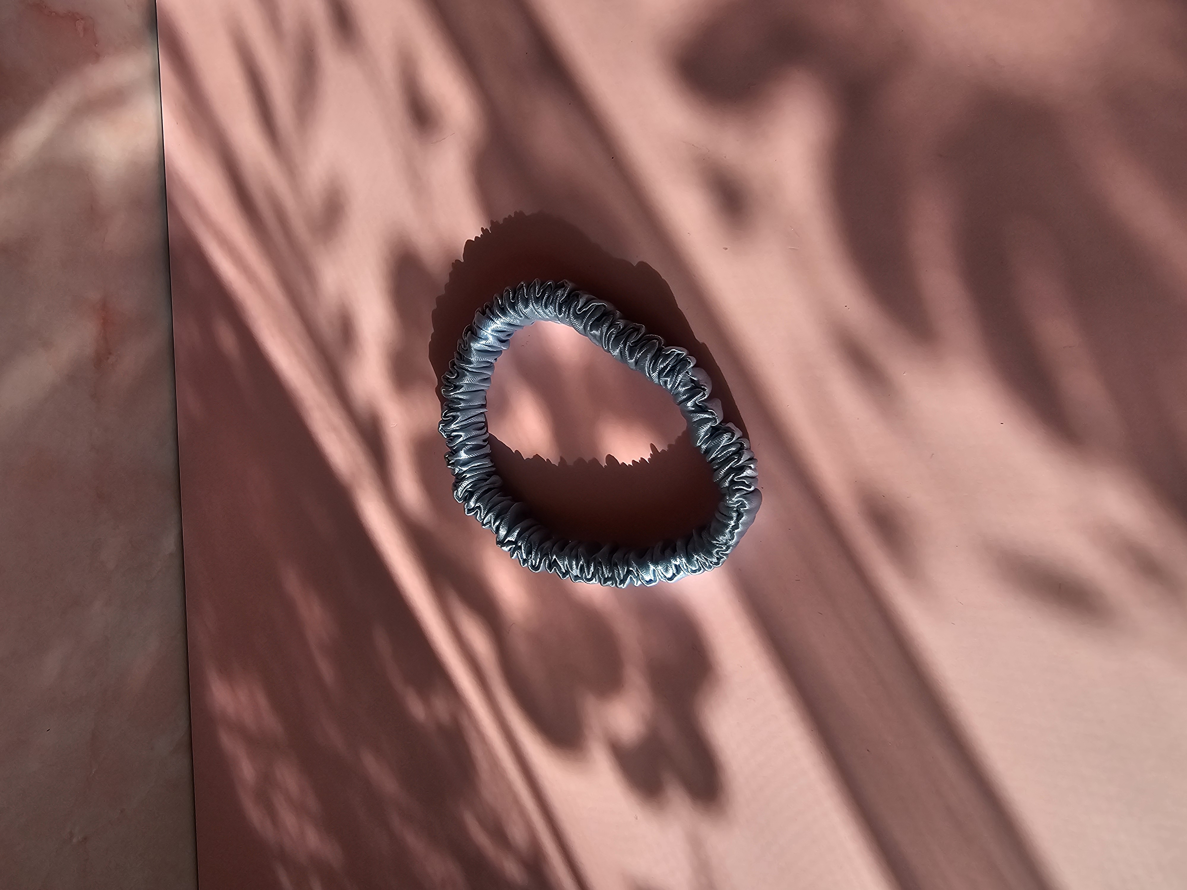 Mini šilkinė gumytė - melsva