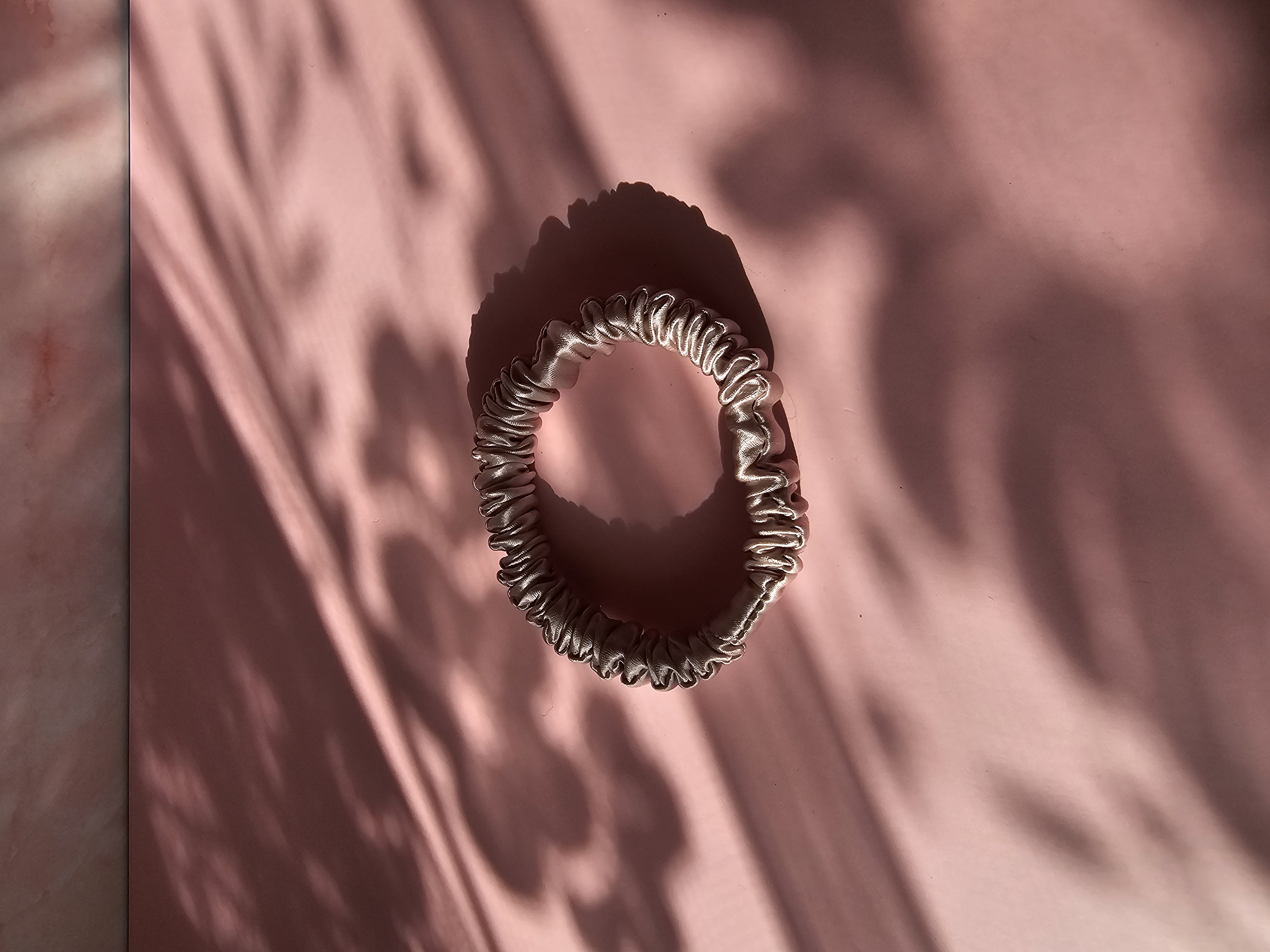 Mini šilkinė gumytė - pelenų rožė