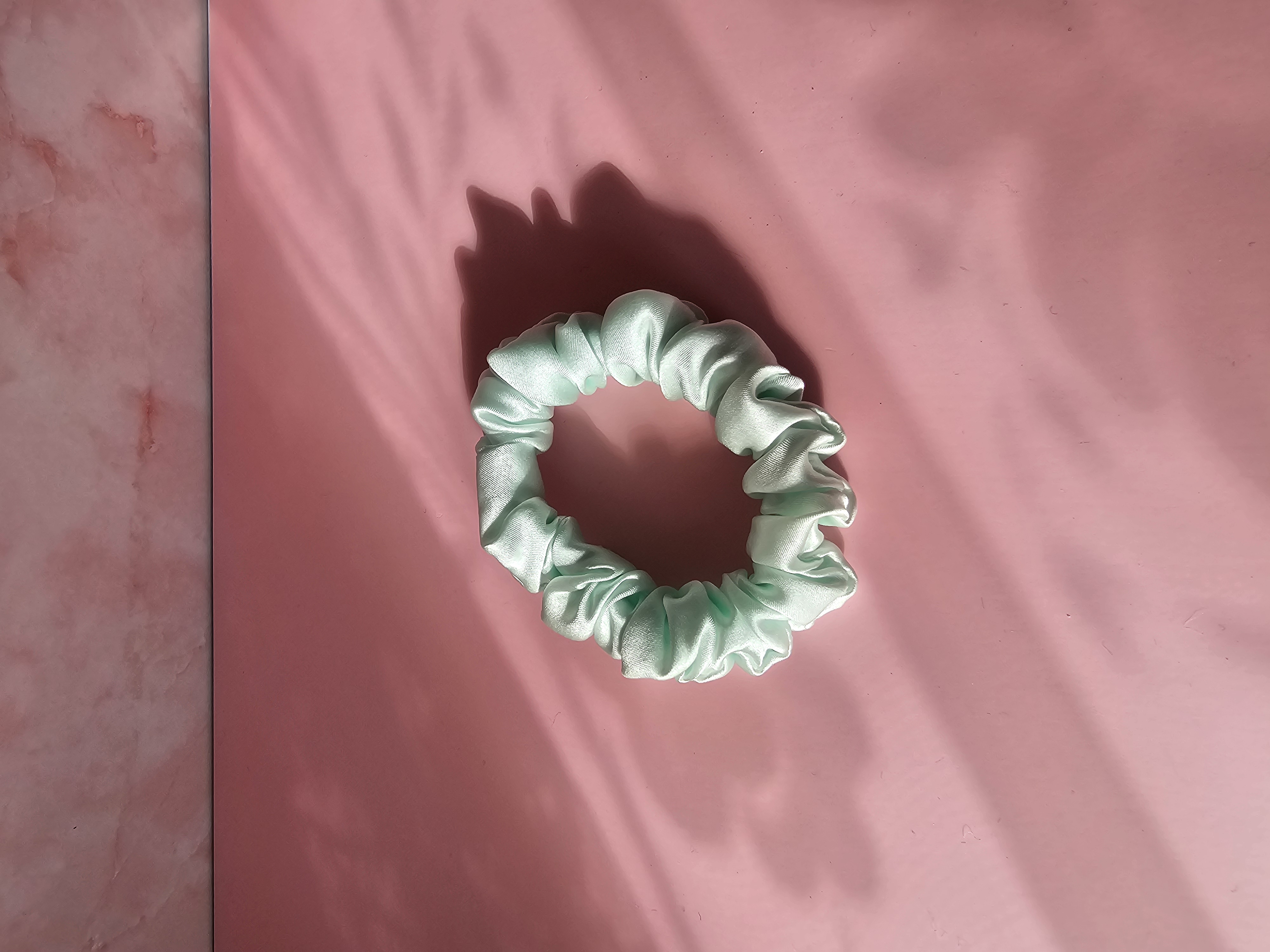 Midi šilkinė plaukų gumytė - mėta