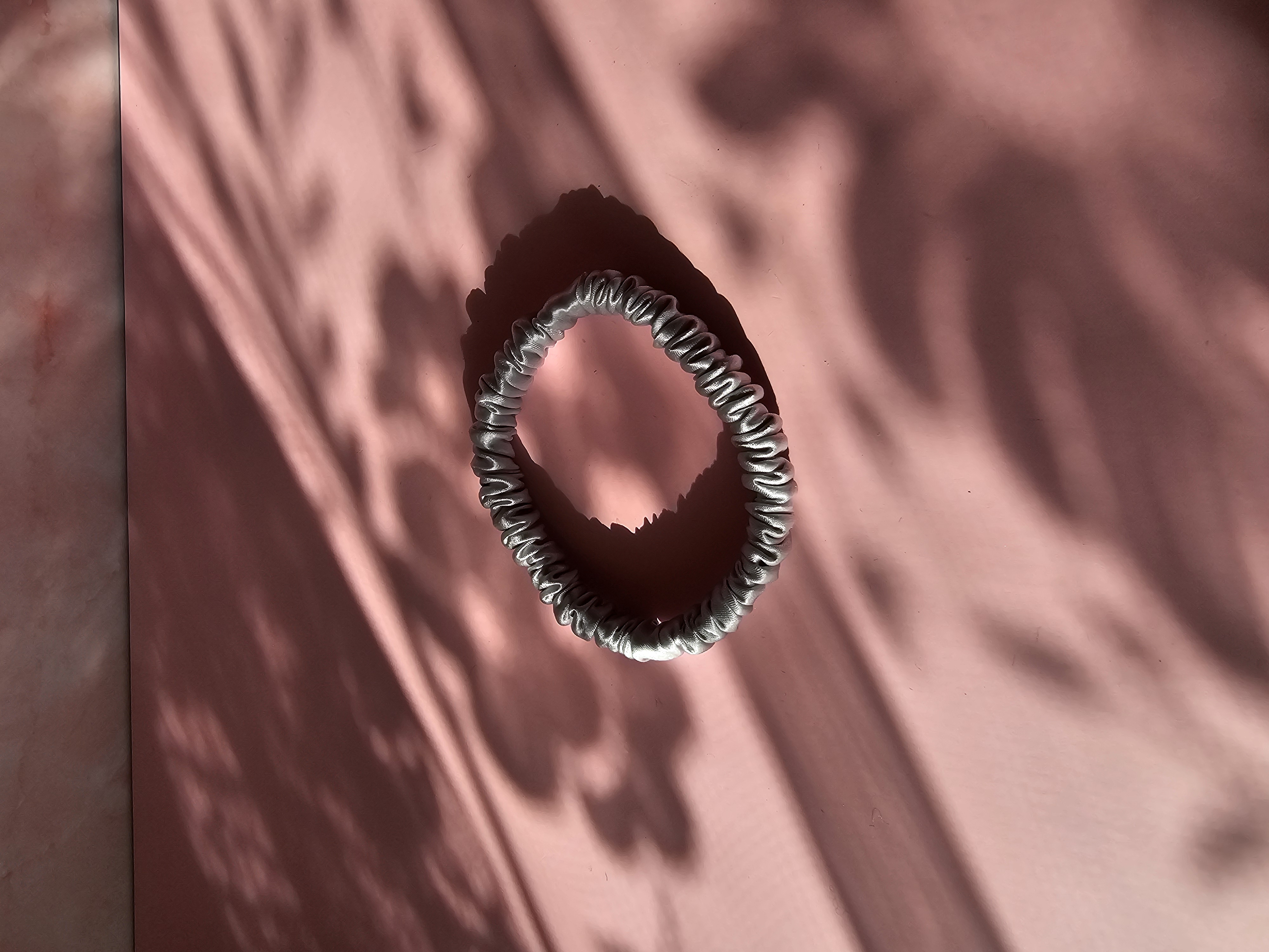 Mini šilkinė plaukų gumytė - pilka