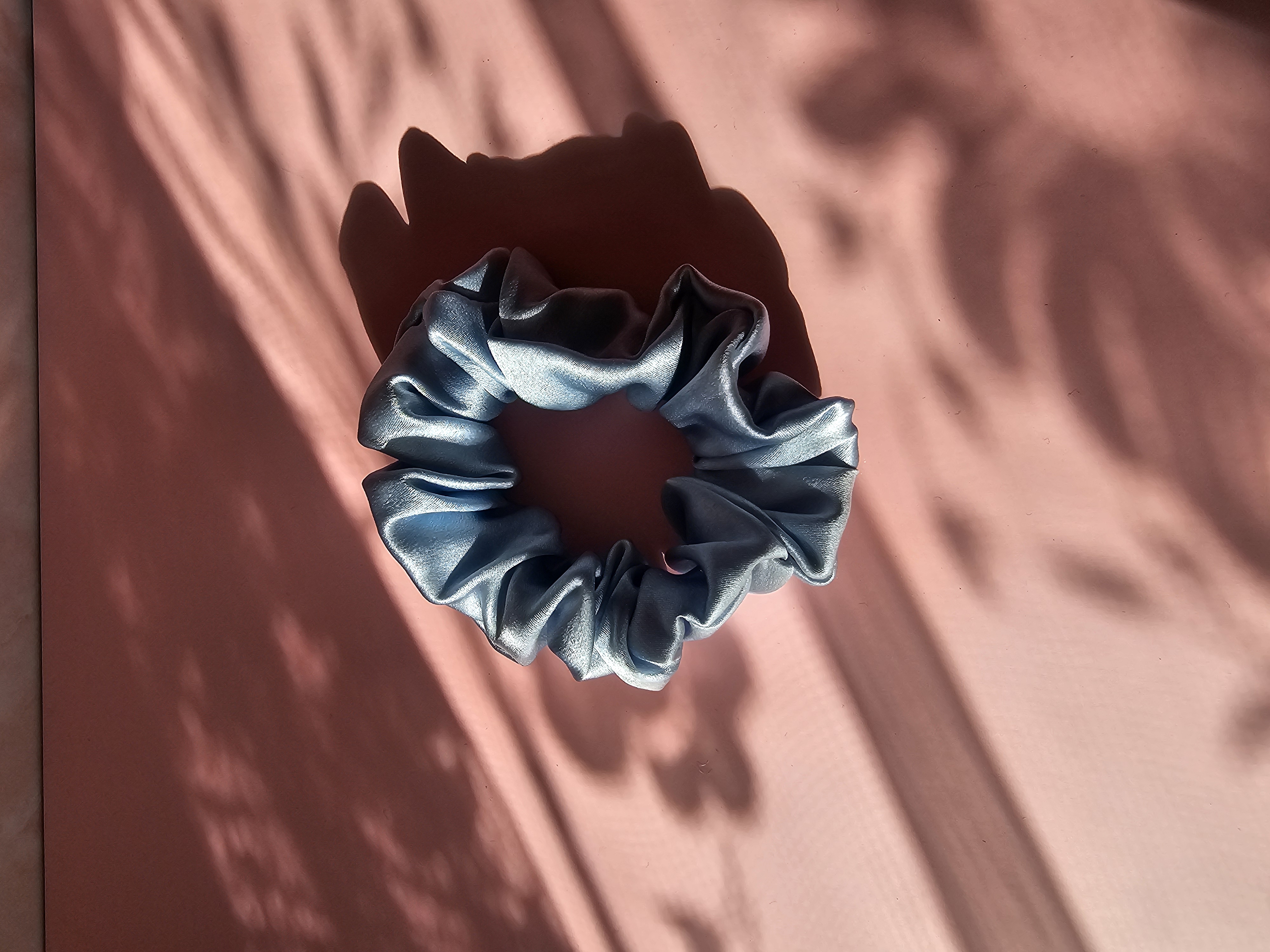 Maxi šilkinė plaukų gumytė - mėlyna