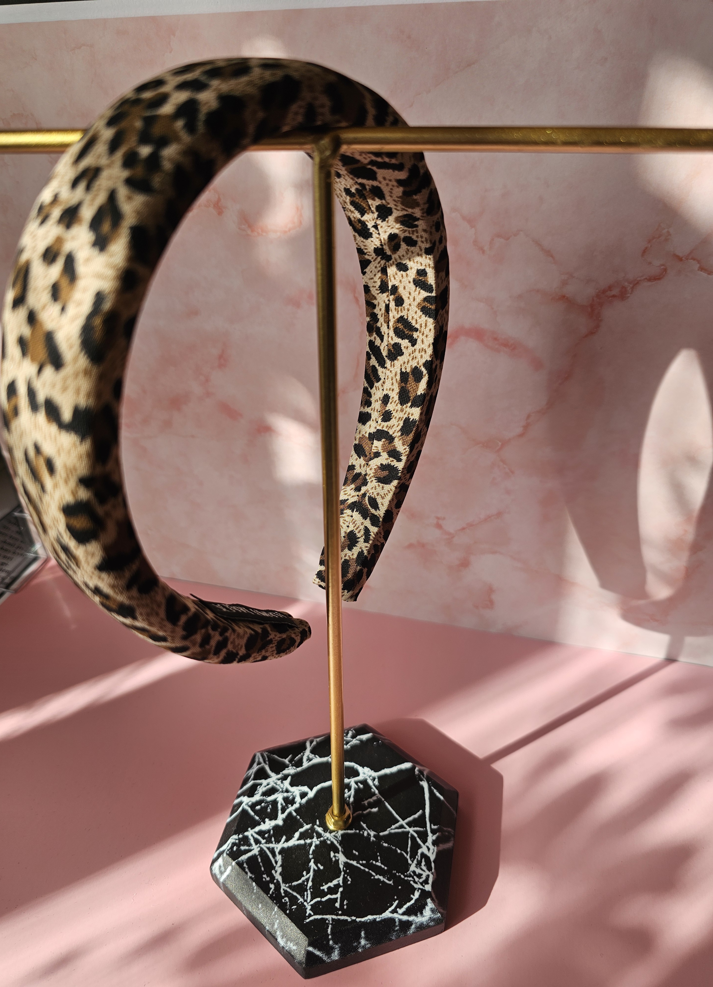 Leopardinis plaukų lankelis