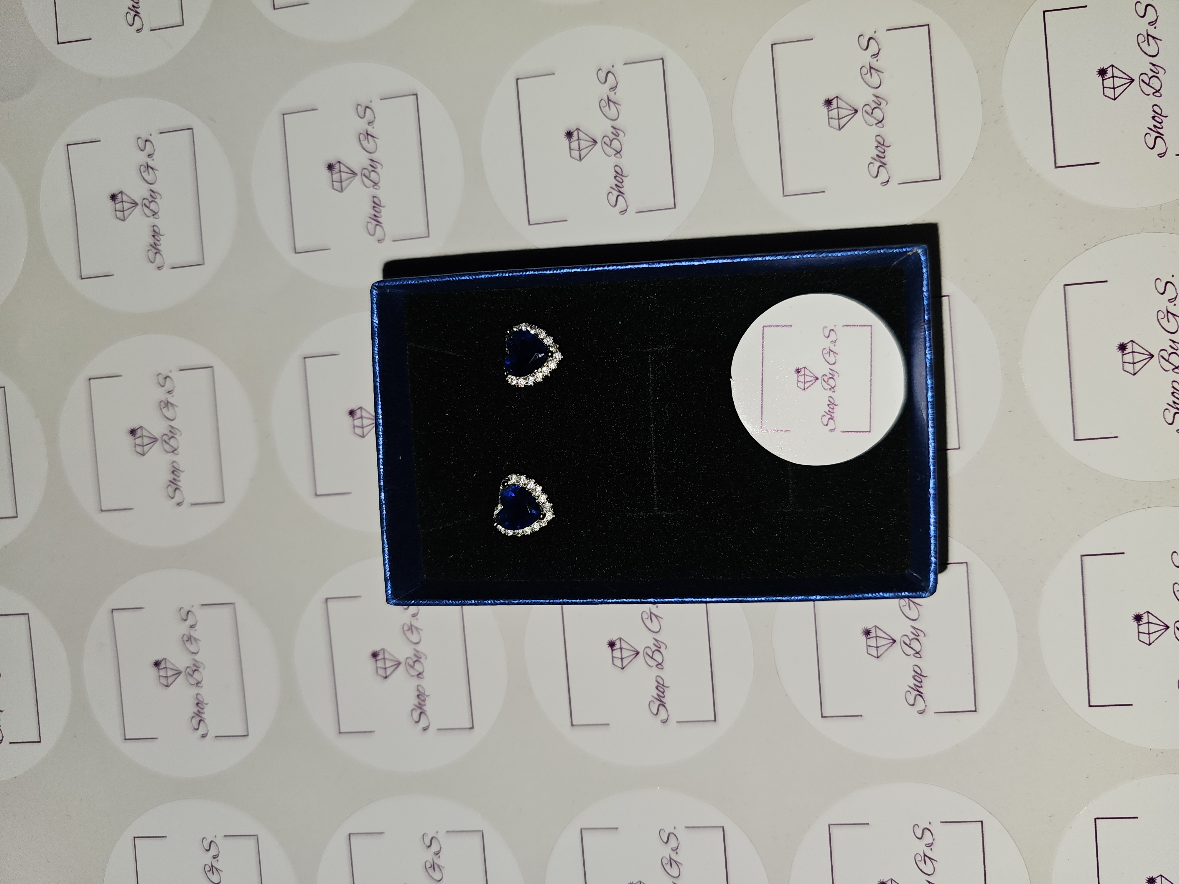 Auskarai širdelės su mėlynu cirkoniu